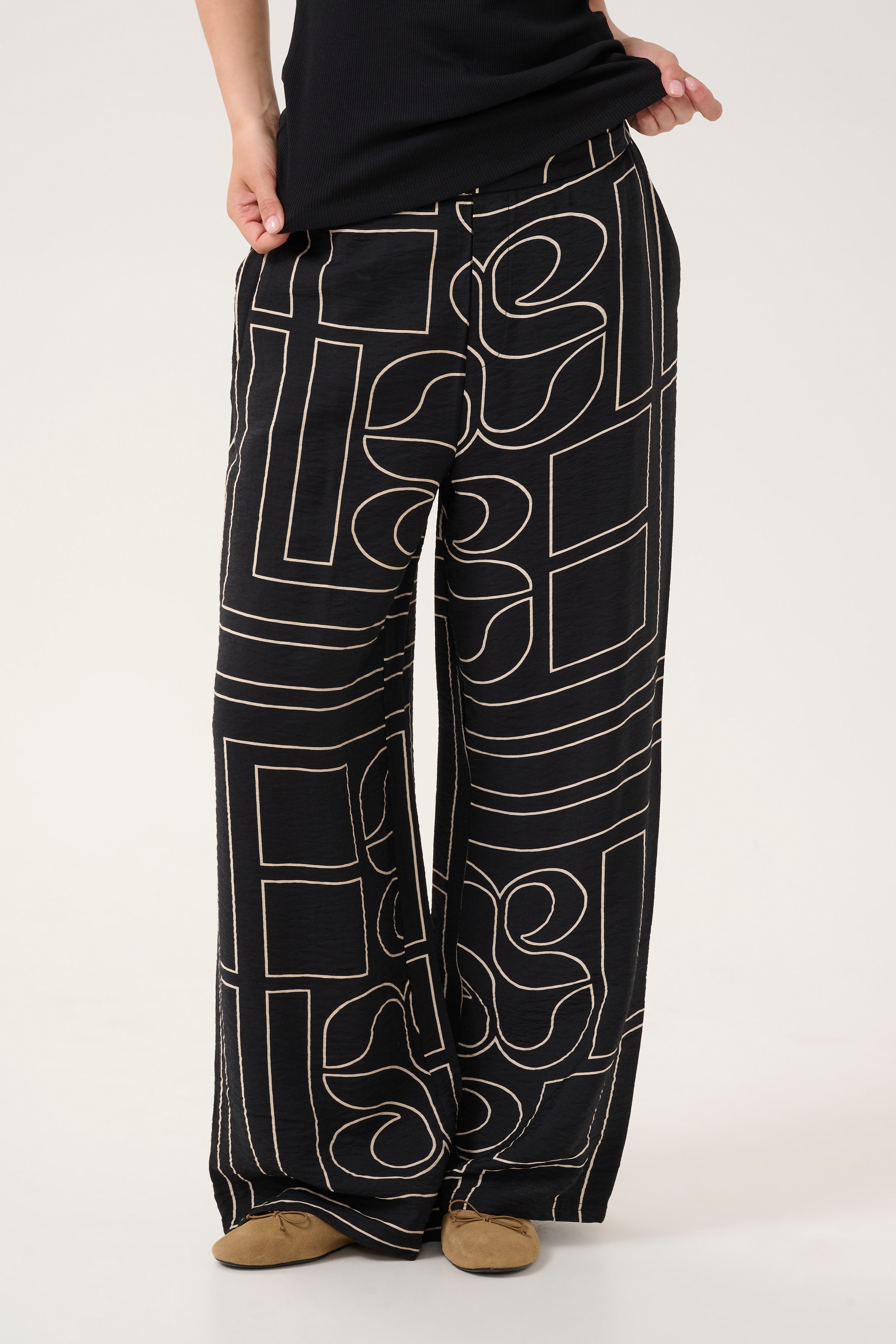 KellyMW Trousers LOOKBOOK FRONT 10704578-107470