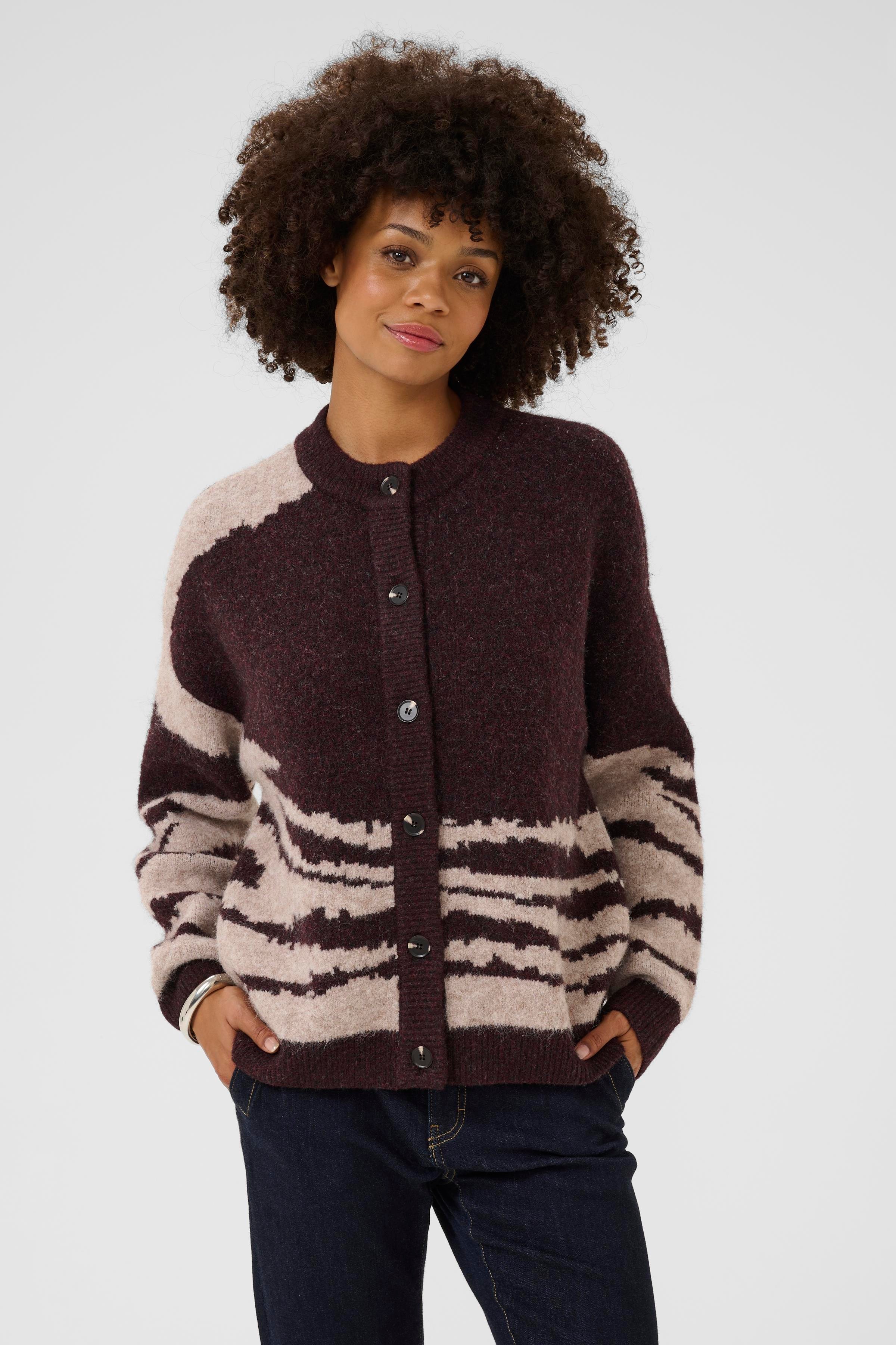 CUzinna Cardigan LOOKBOOK FRONT 50112110-1909151