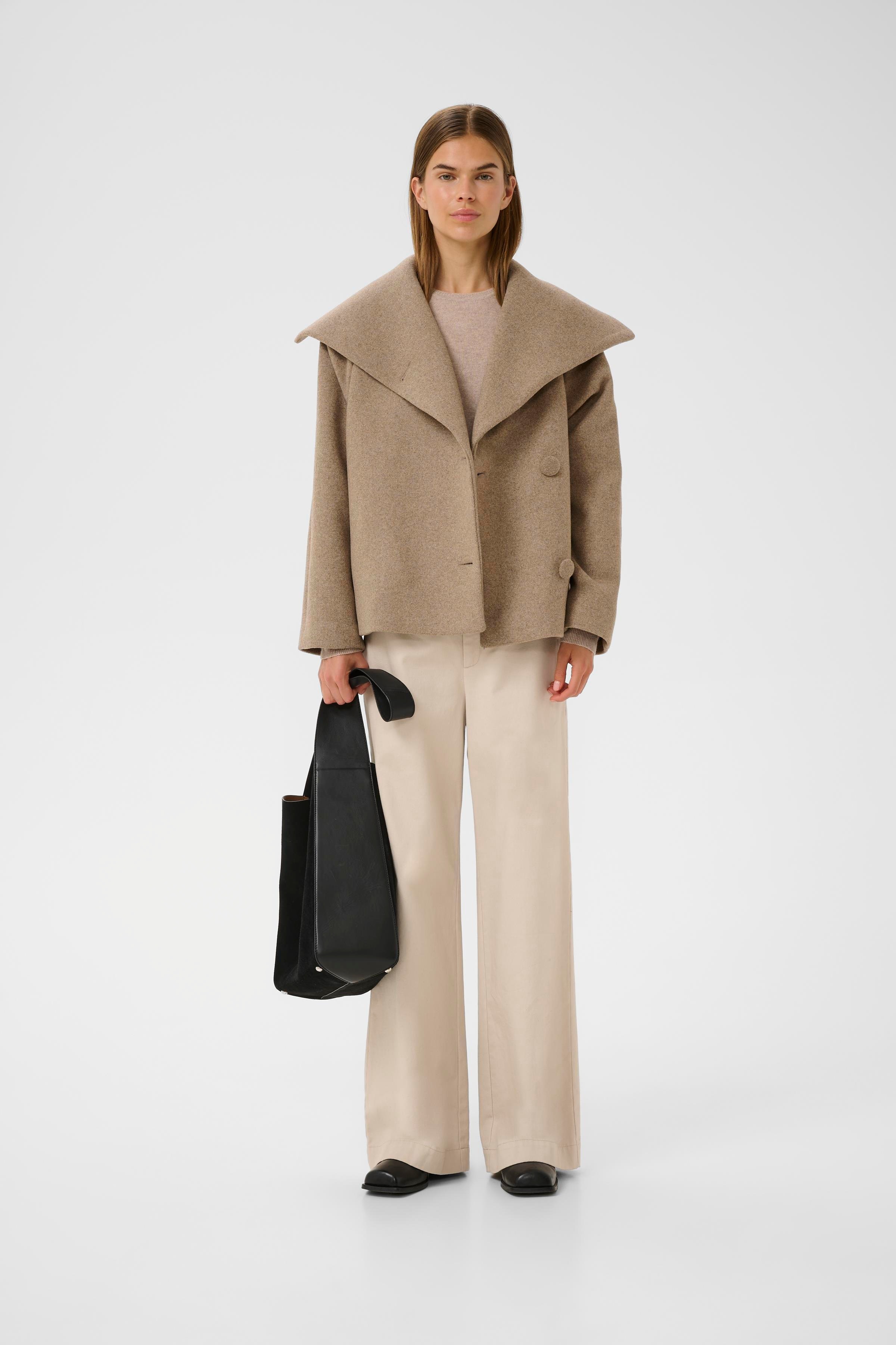 PerryIW Short Frakke LOOKBOOK FRONT 30110807-1813041