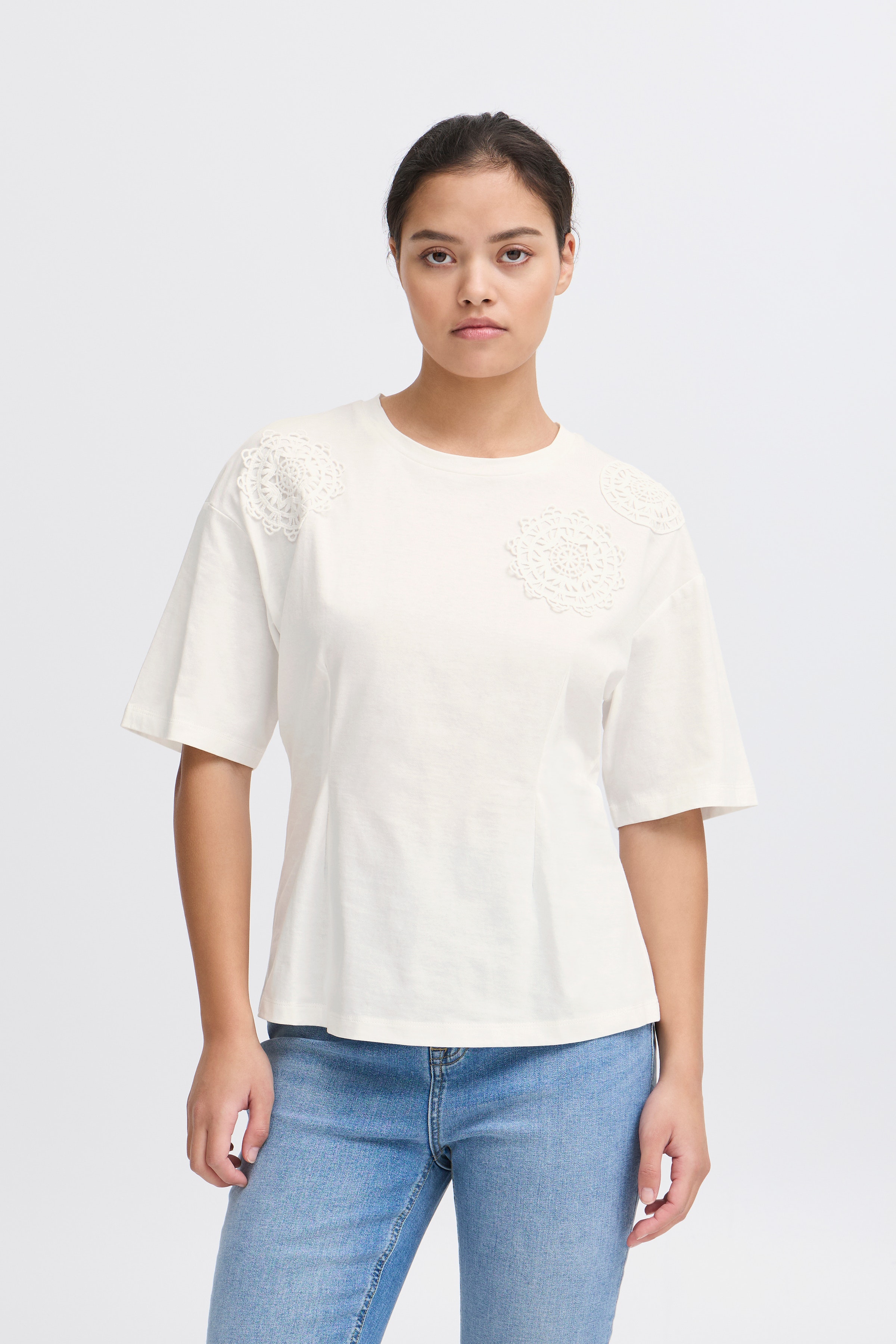 IHNABIA T-shirt LOOKBOOK FRONT 20122706-114201