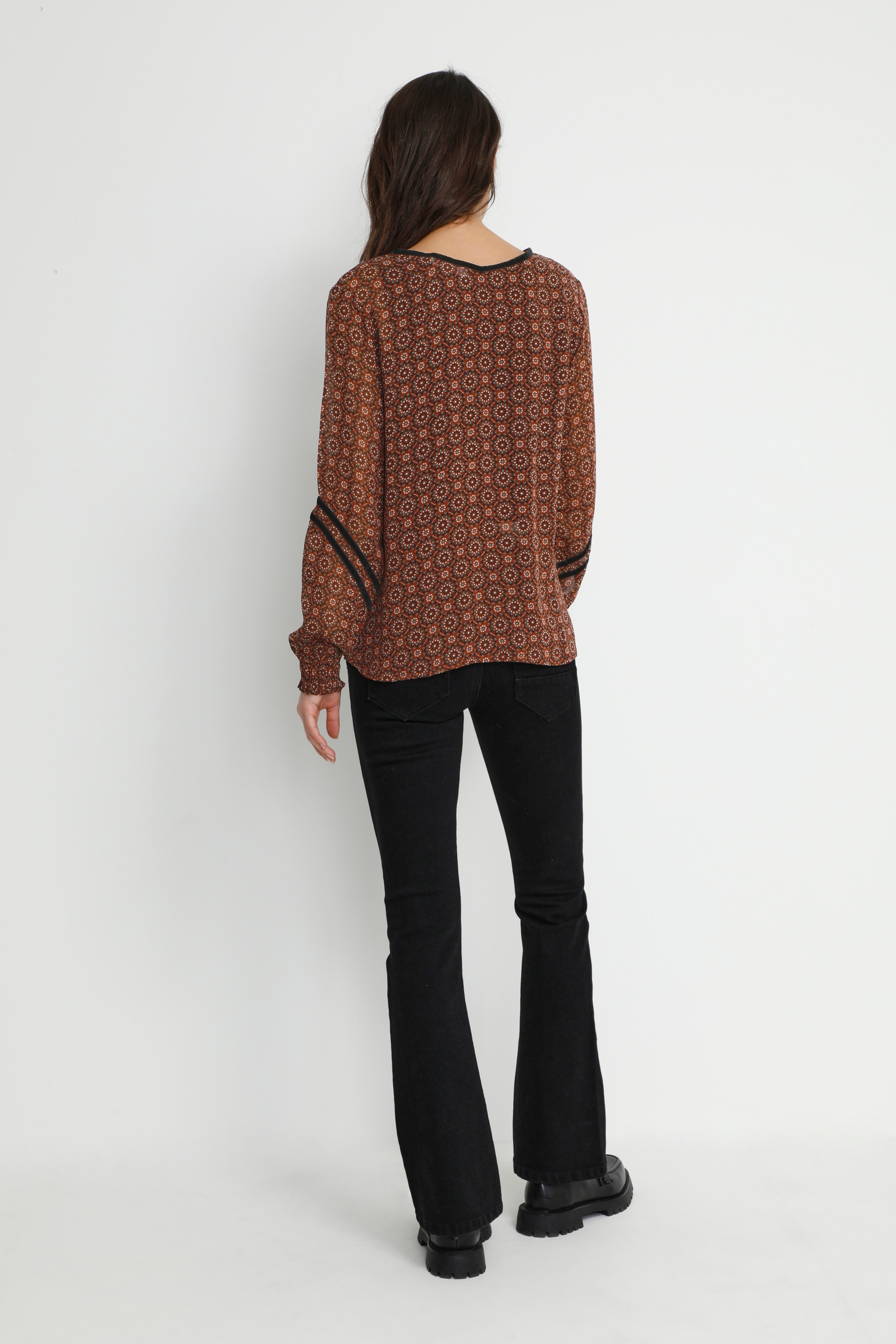 CRNinette Blouse LOOKBOOK BACK 10610420-103373