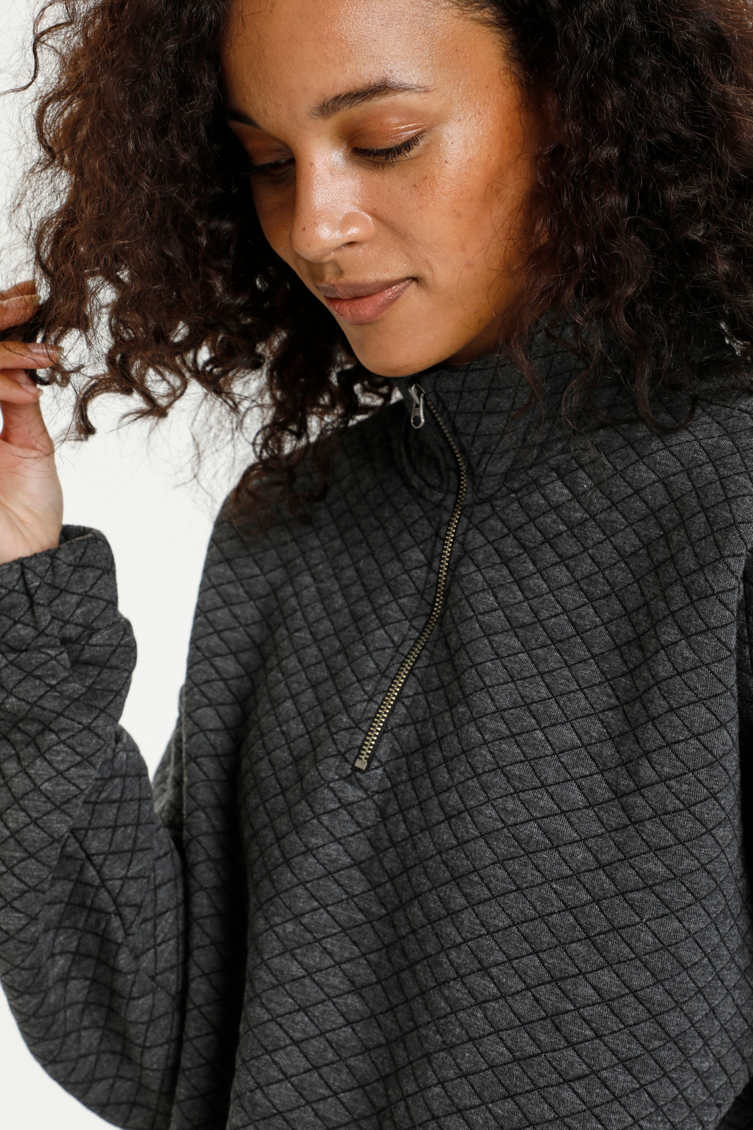 KAjoulyn Sweatshirt LOOKBOOK DETAIL 10505769-100125