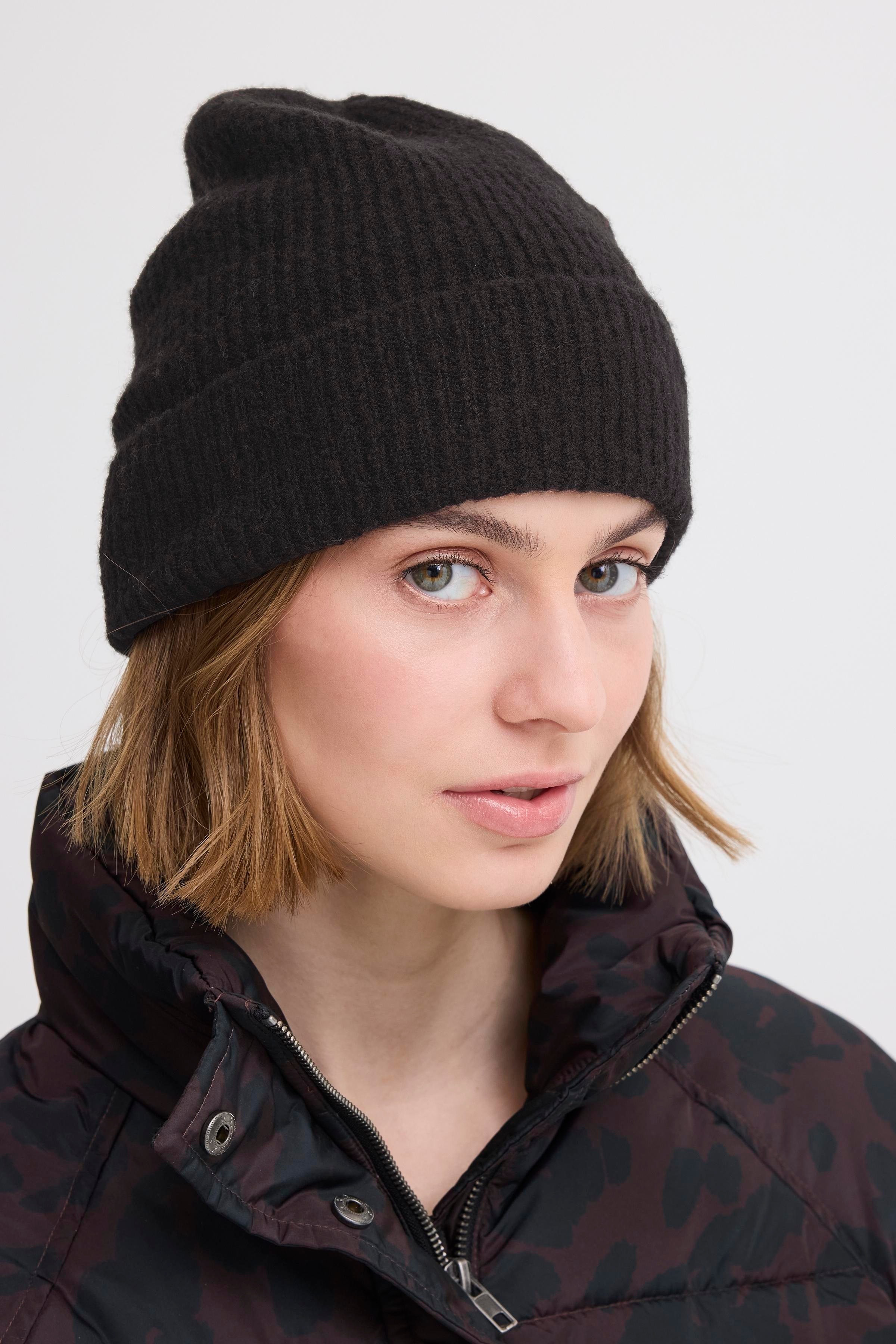 IAIVO Hatt LOOKBOOK FRONT 20110525-194008