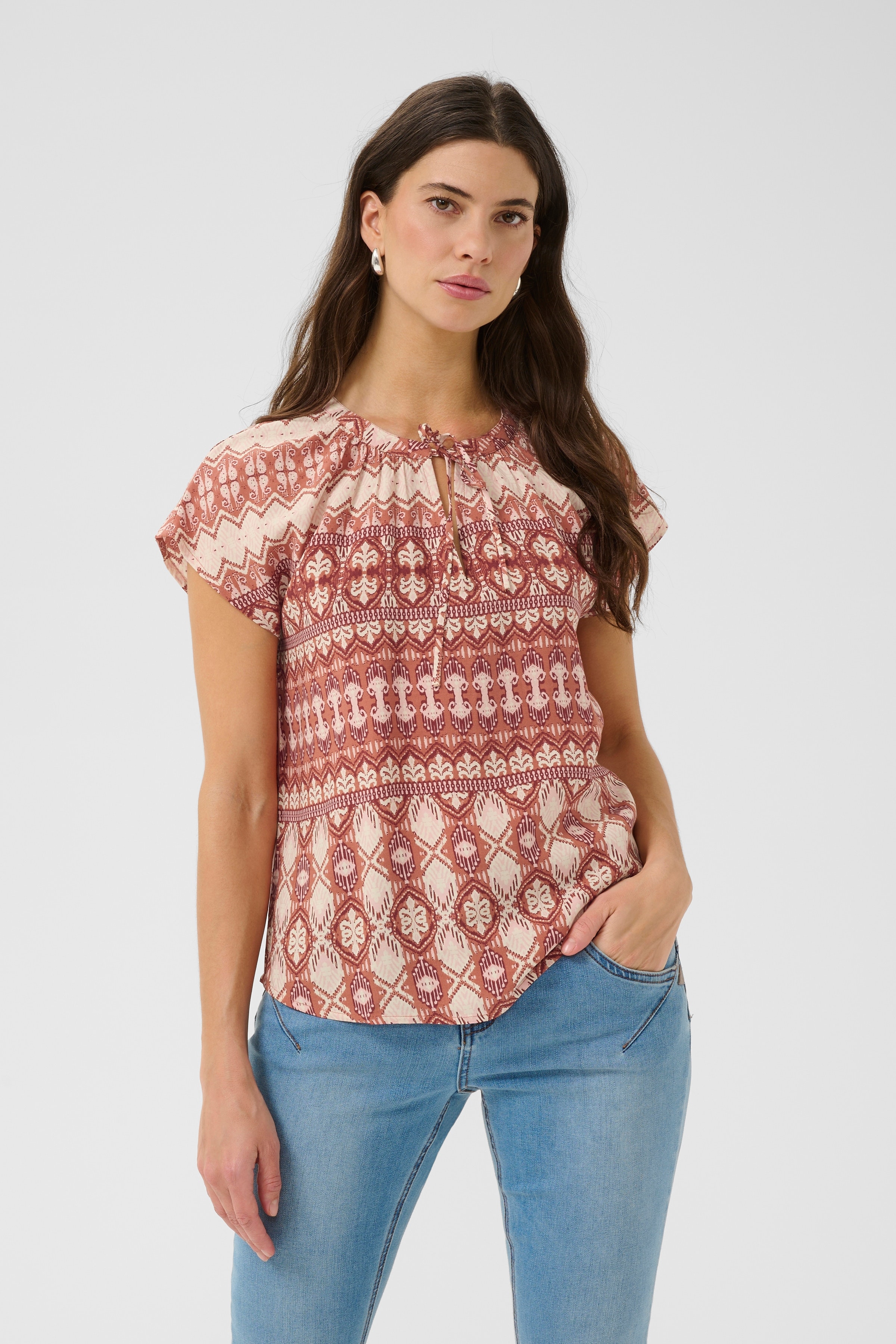 CRTiah Blus LOOKBOOK FRONT 10613602-107520