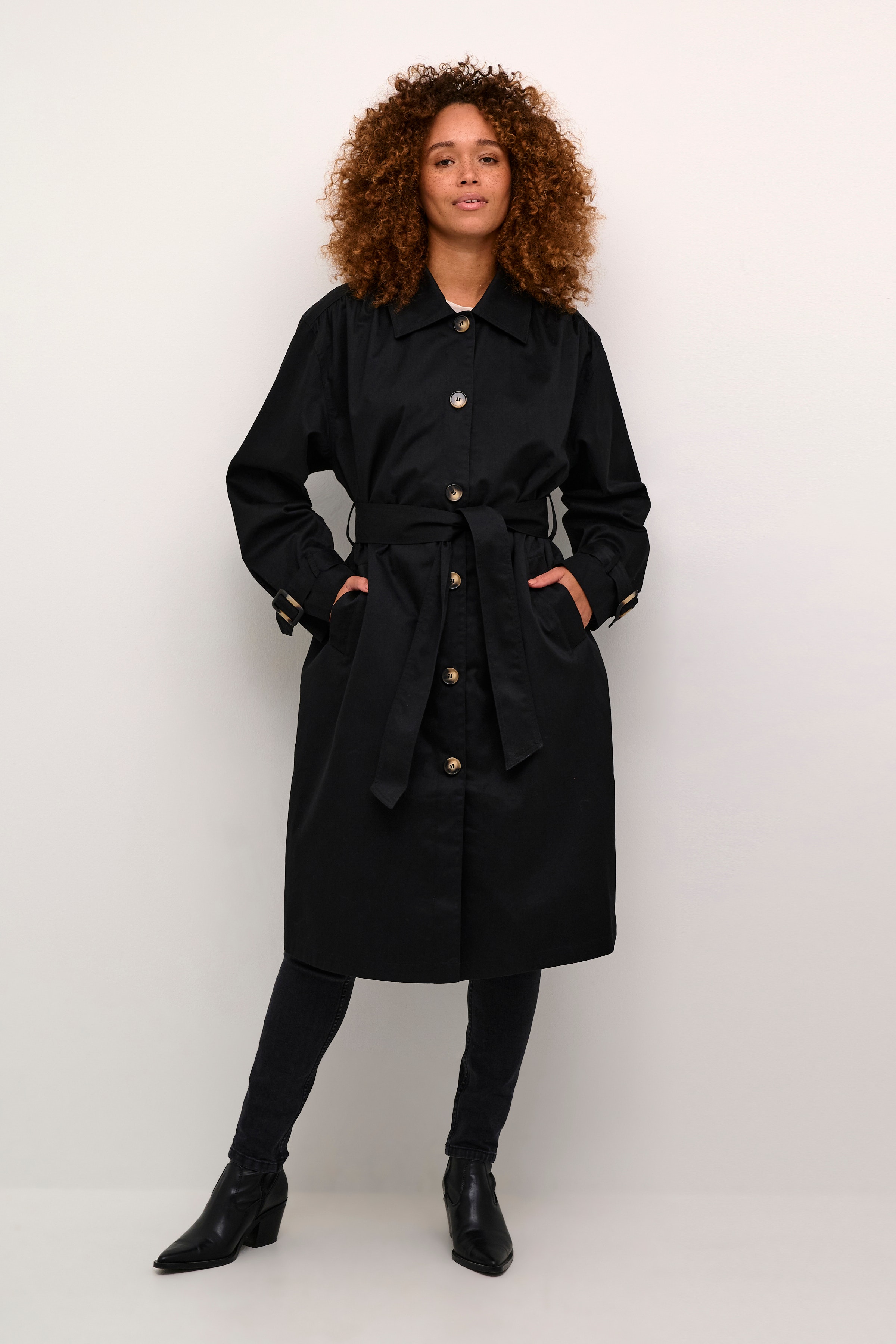 KAelise Trenchcoat LOOKBOOK FRONT 10508775-100121