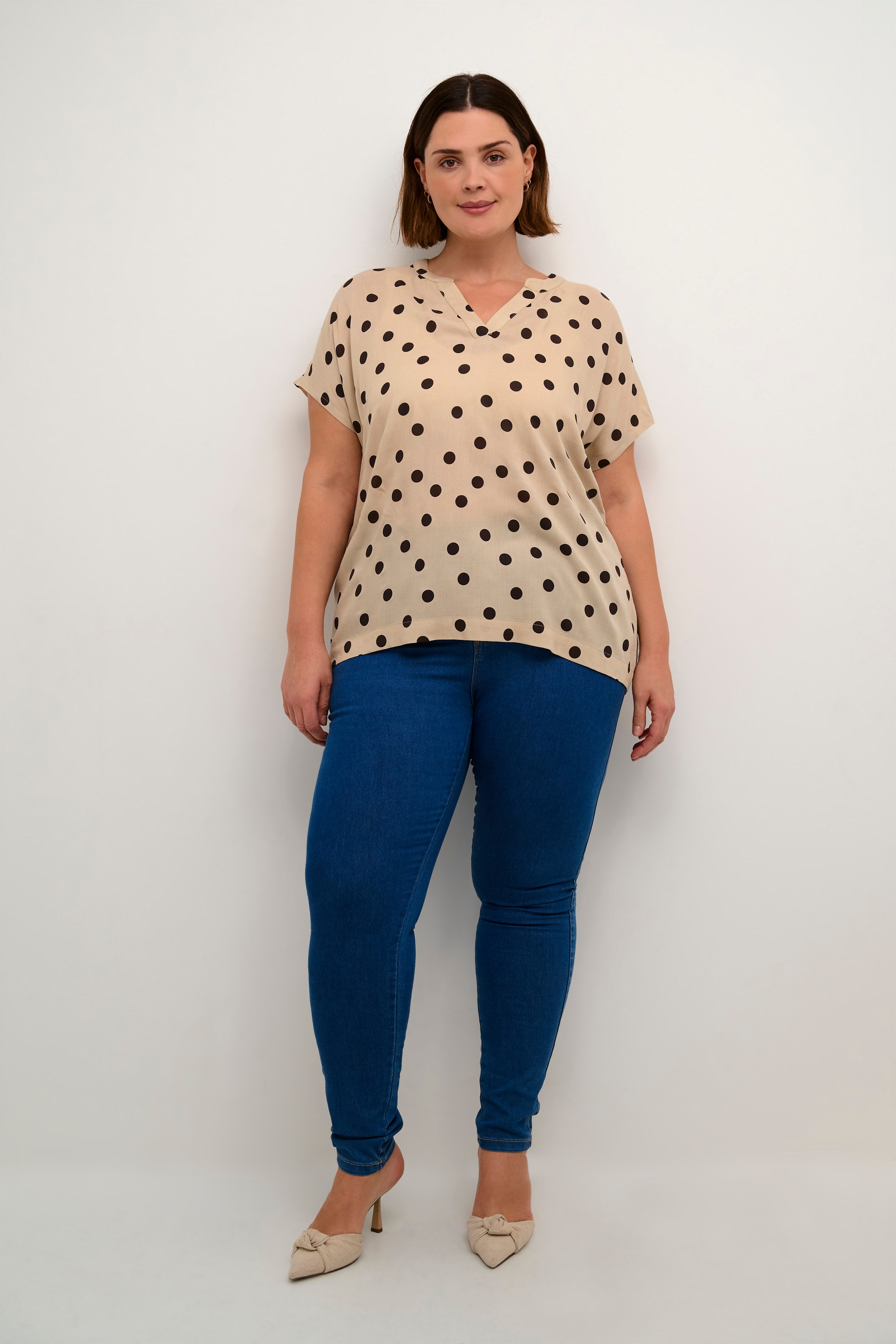 KCanny Bluse LOOKBOOK FRONT 10581360-106931