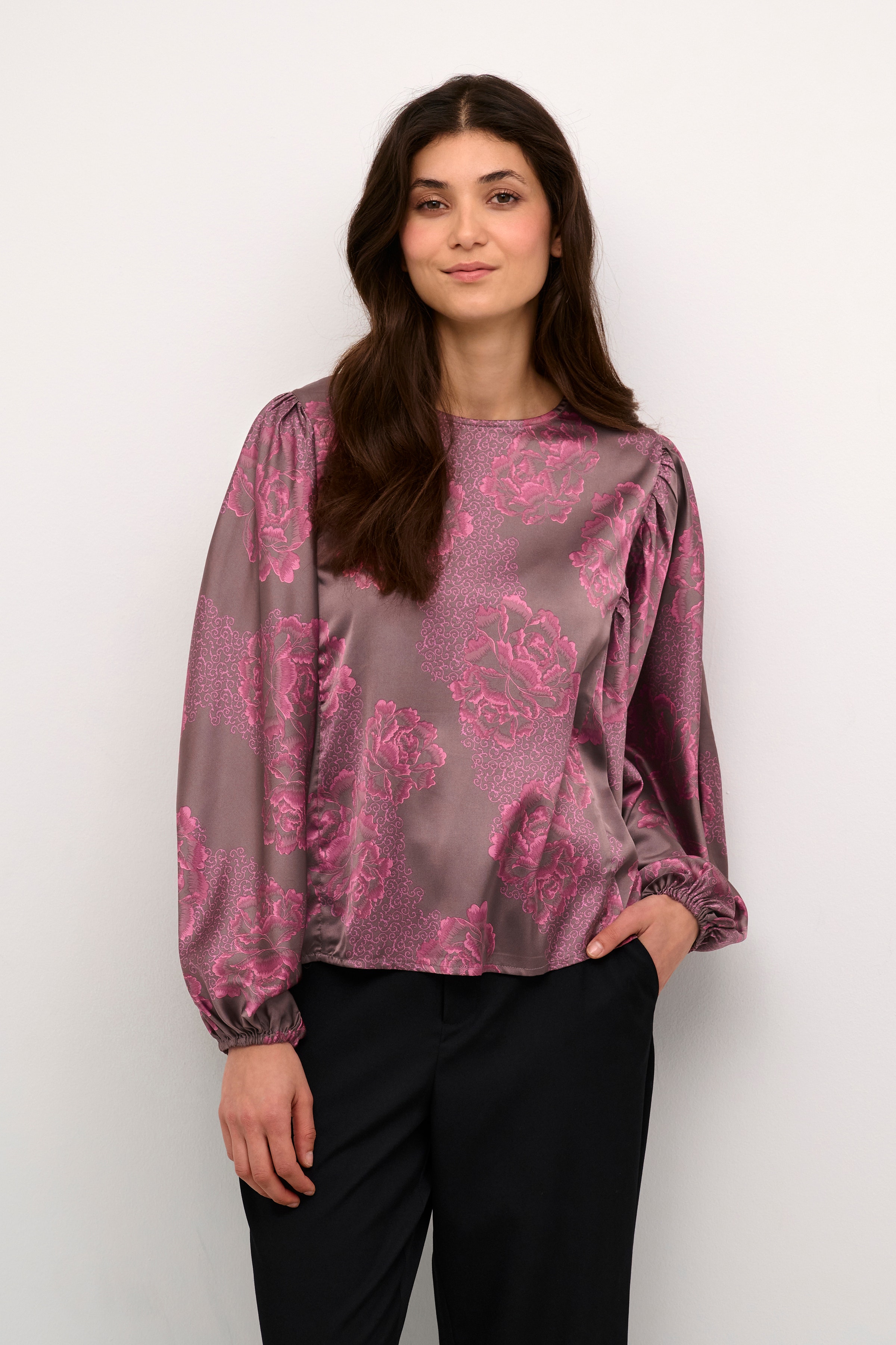 CUrosie Blouse LOOKBOOK FRONT 50110992-106399