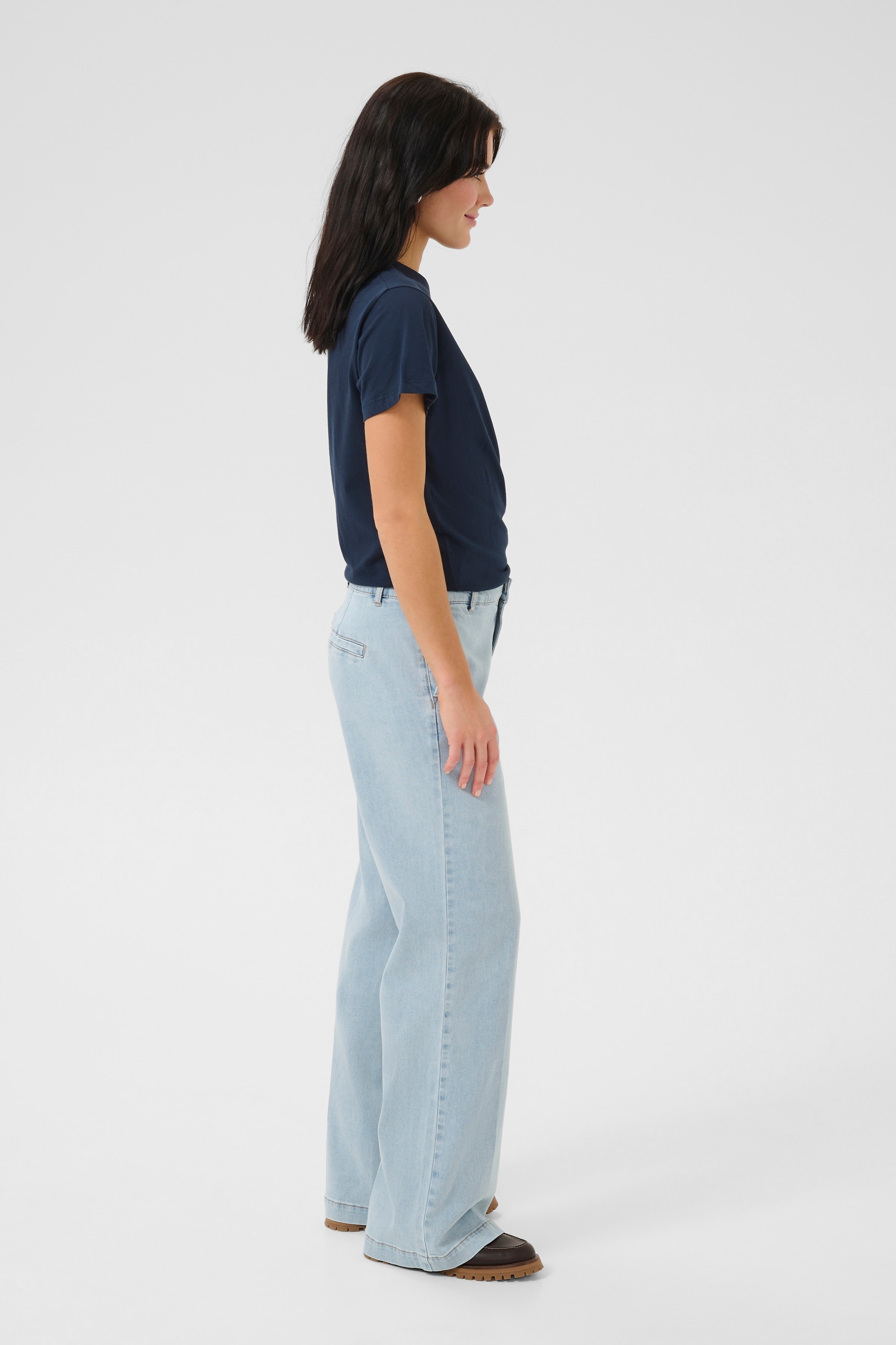 30 THE LARA 115 PANT LOOKBOOK FRONT 10705210-100045