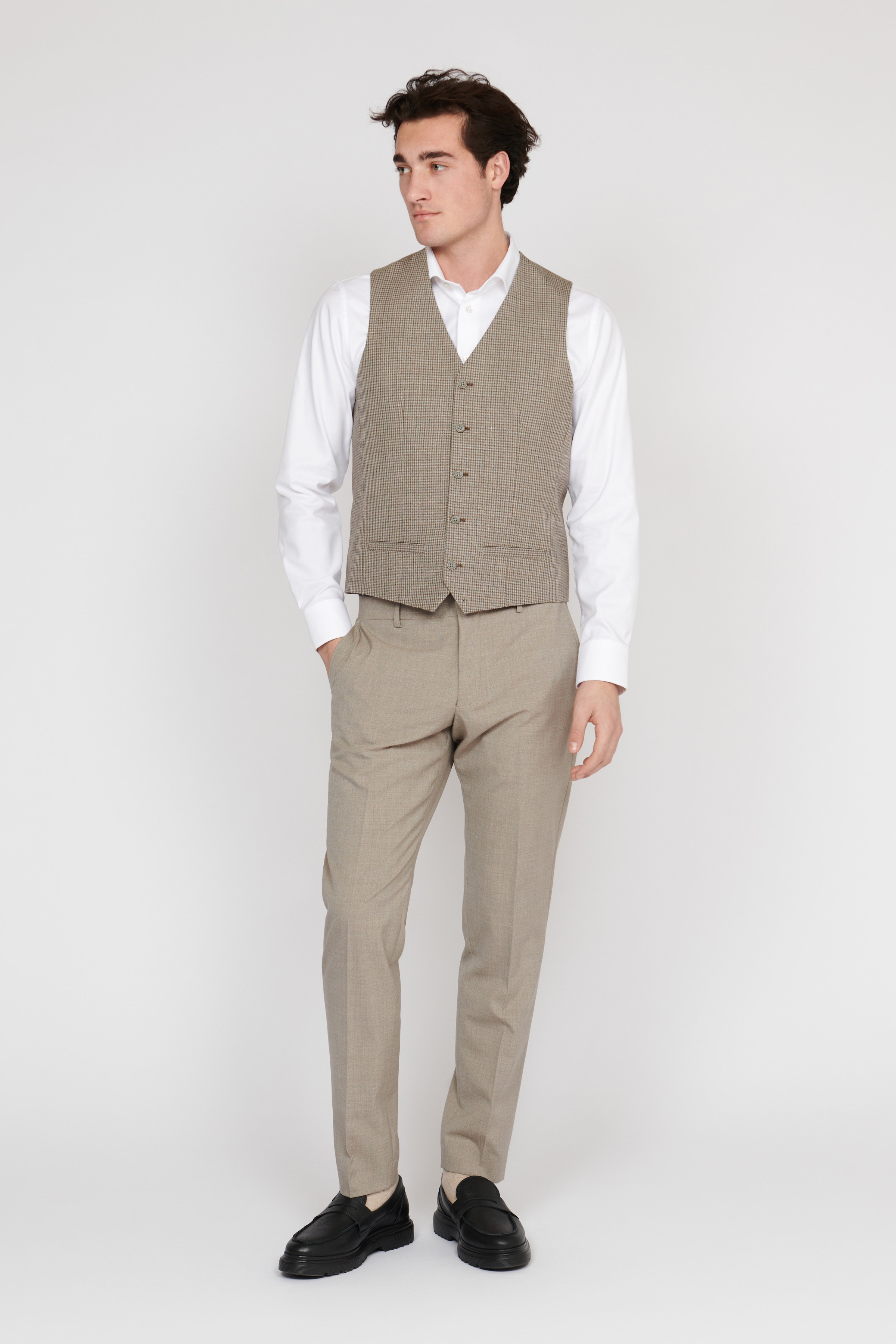 MAbreck Waistcoat LOOKBOOK FRONT 30207392-181018