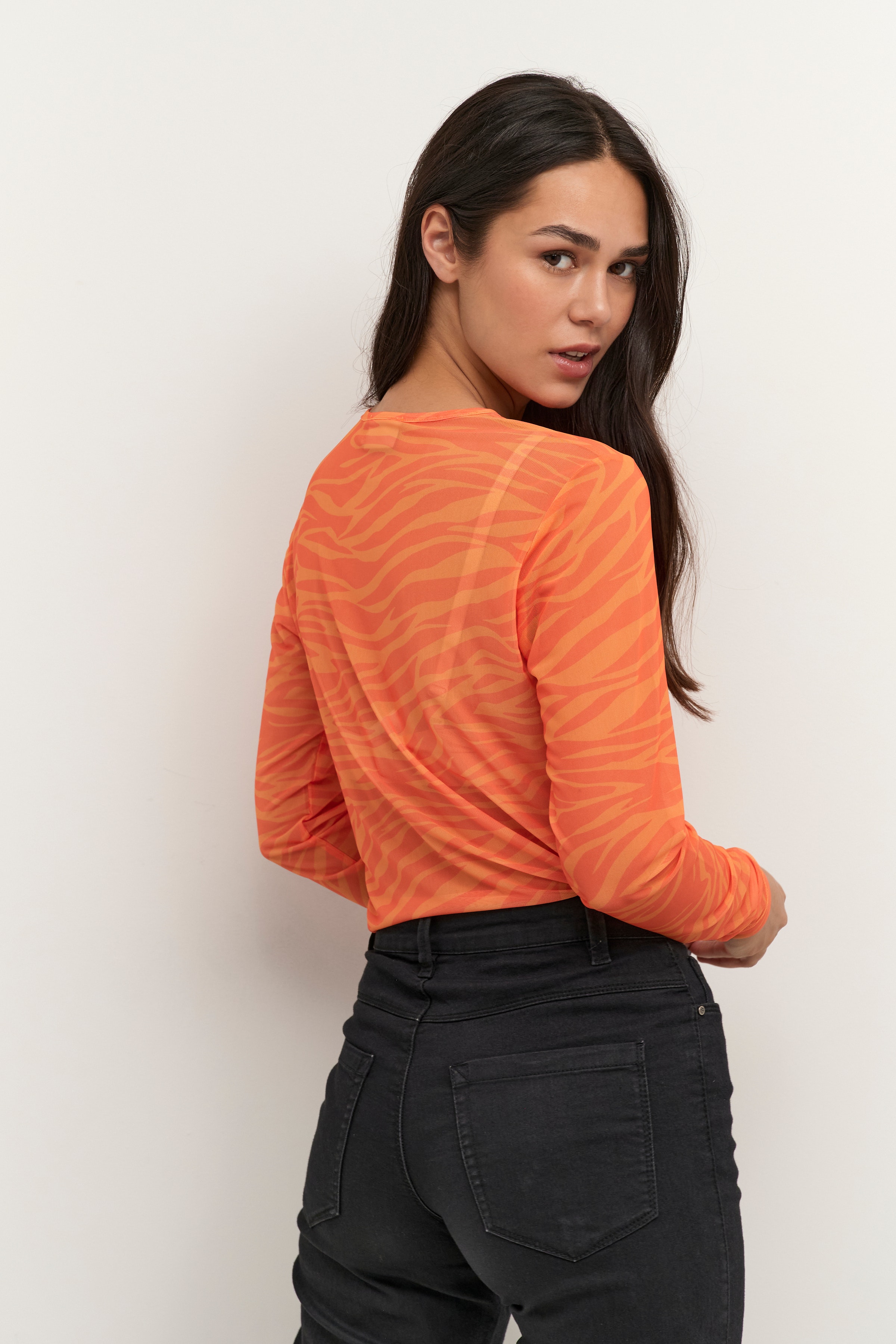KAmesha Bluse LOOKBOOK BACK 10551902-104241