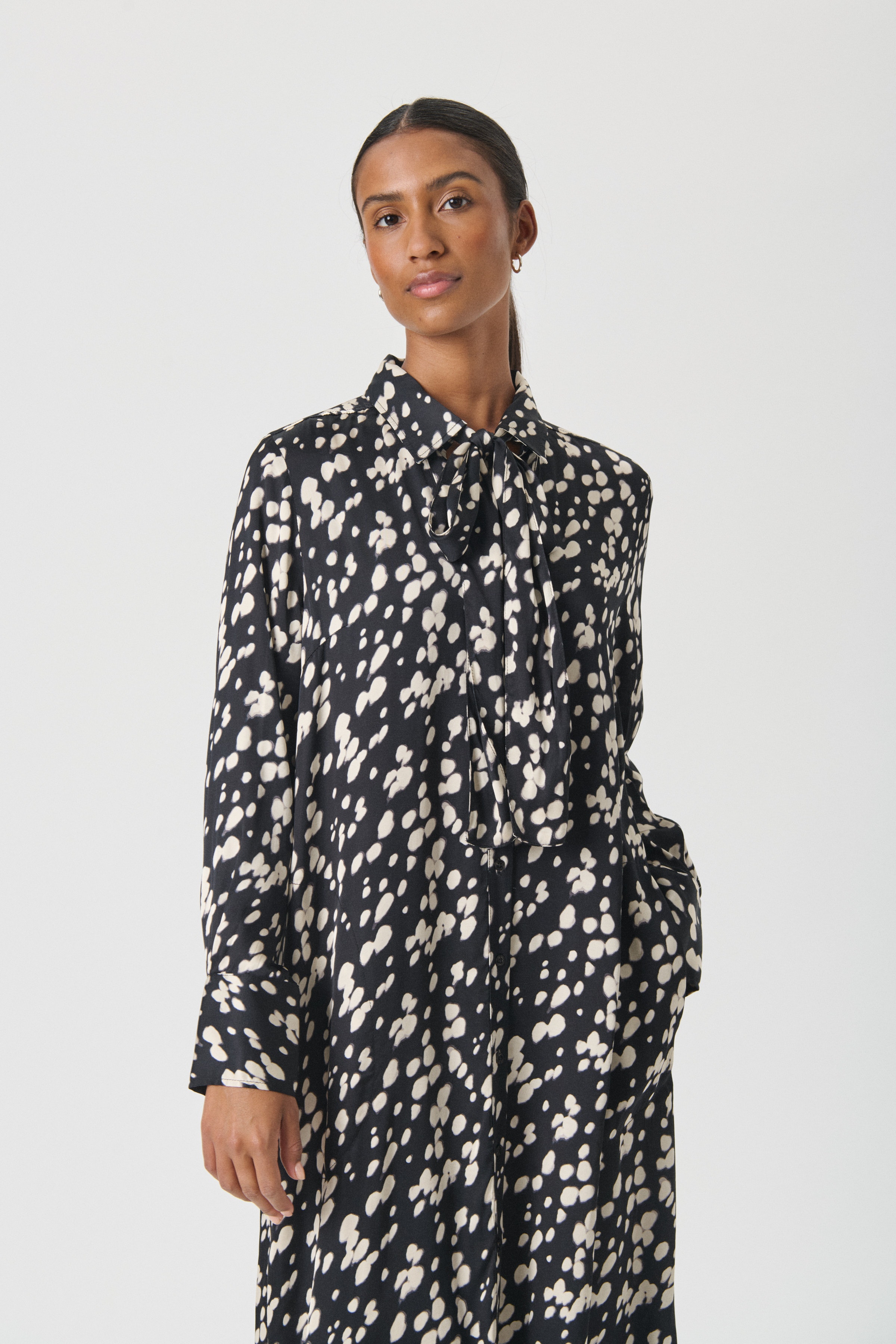 VarnaPW Jurk LOOKBOOK FRONT 30310142-304382