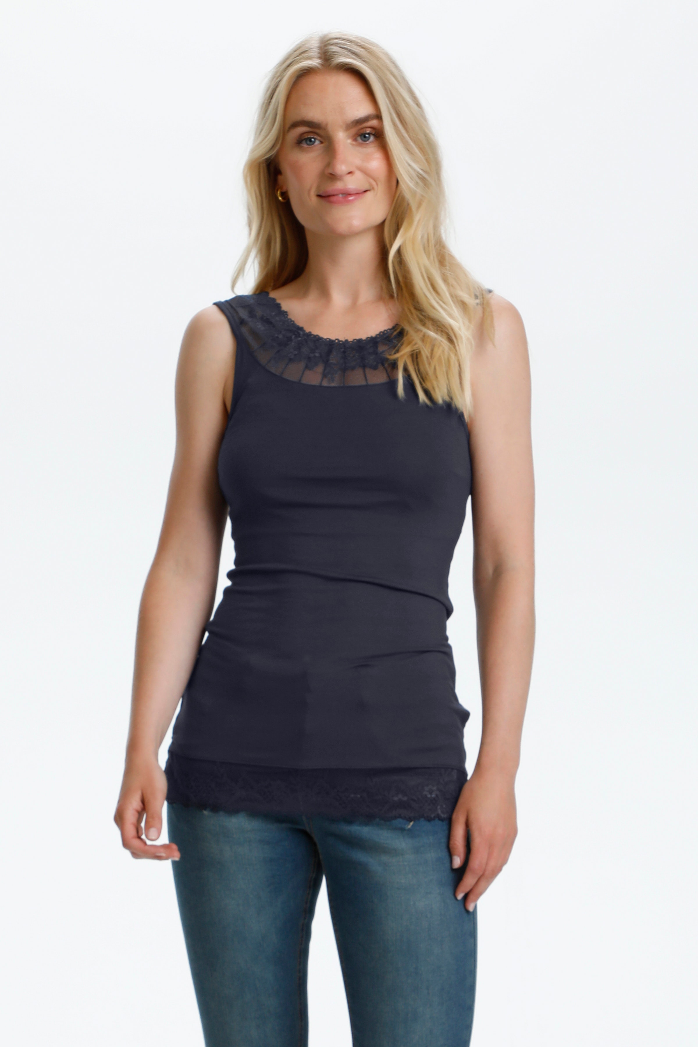 Florence Top LOOKBOOK FRONT 10600385-62701