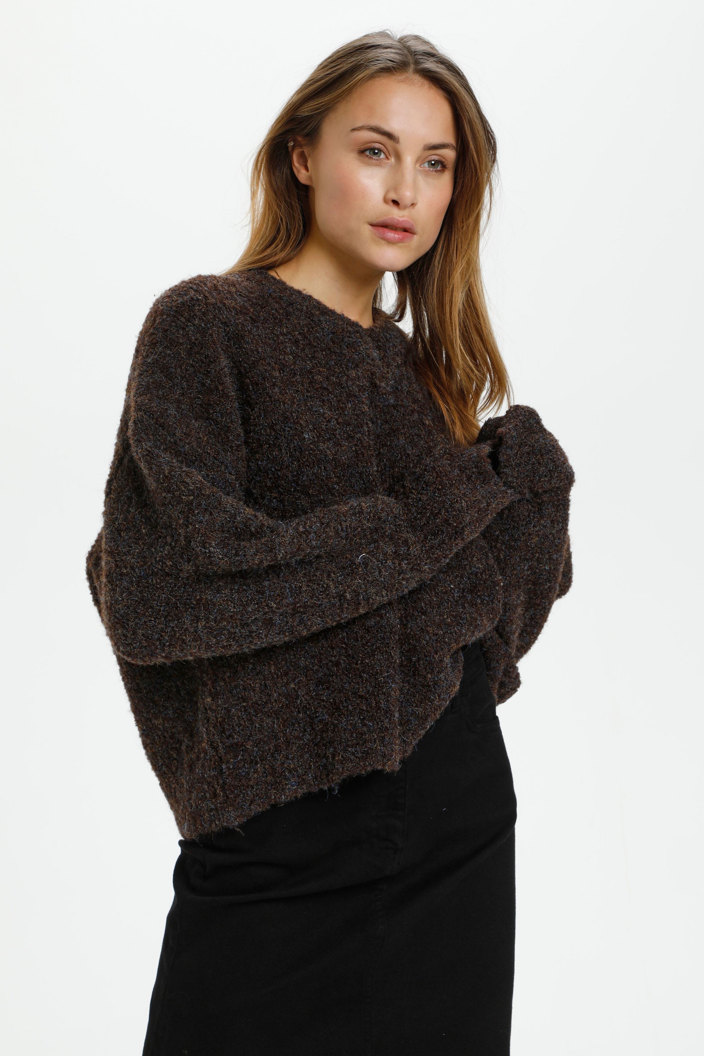 SLAnnette Angel V-Neck Pullover LS

 LOOKBOOK FRONT 30405631-1908101