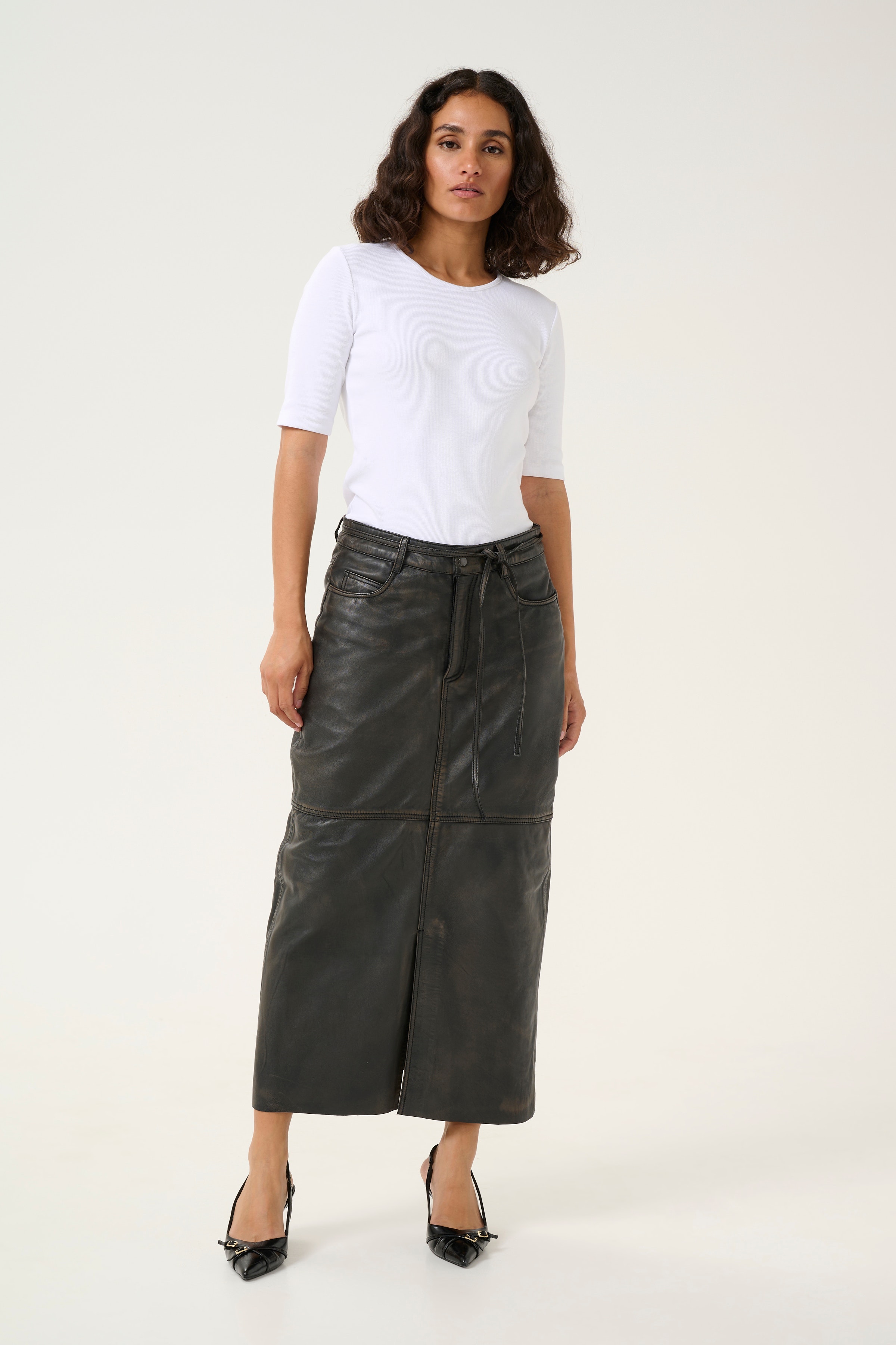 Kajane Skirt LOOKBOOK FRONT 10509499-106102