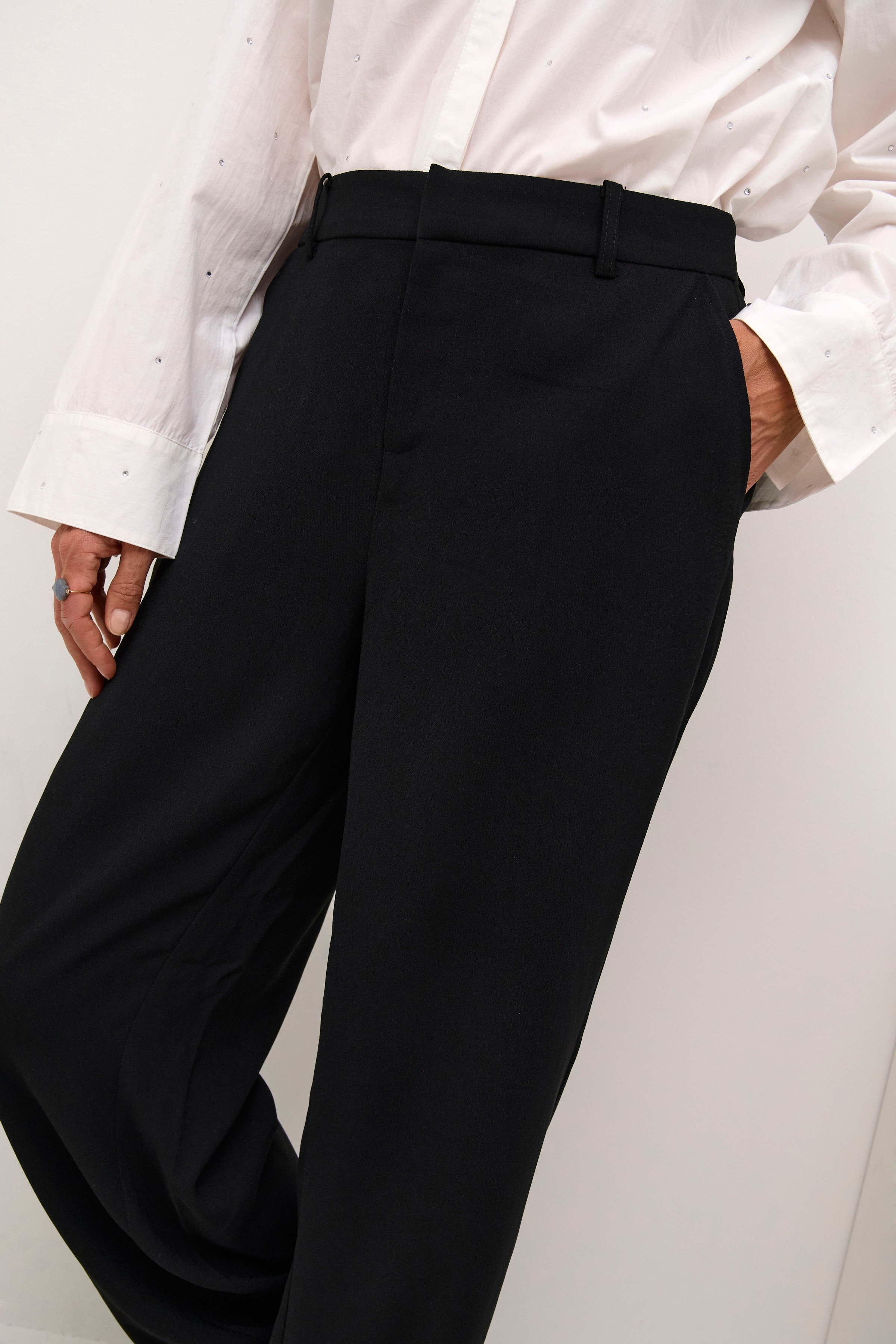 CRCocamia Trousers LOOKBOOK DETAIL 10611708-100120