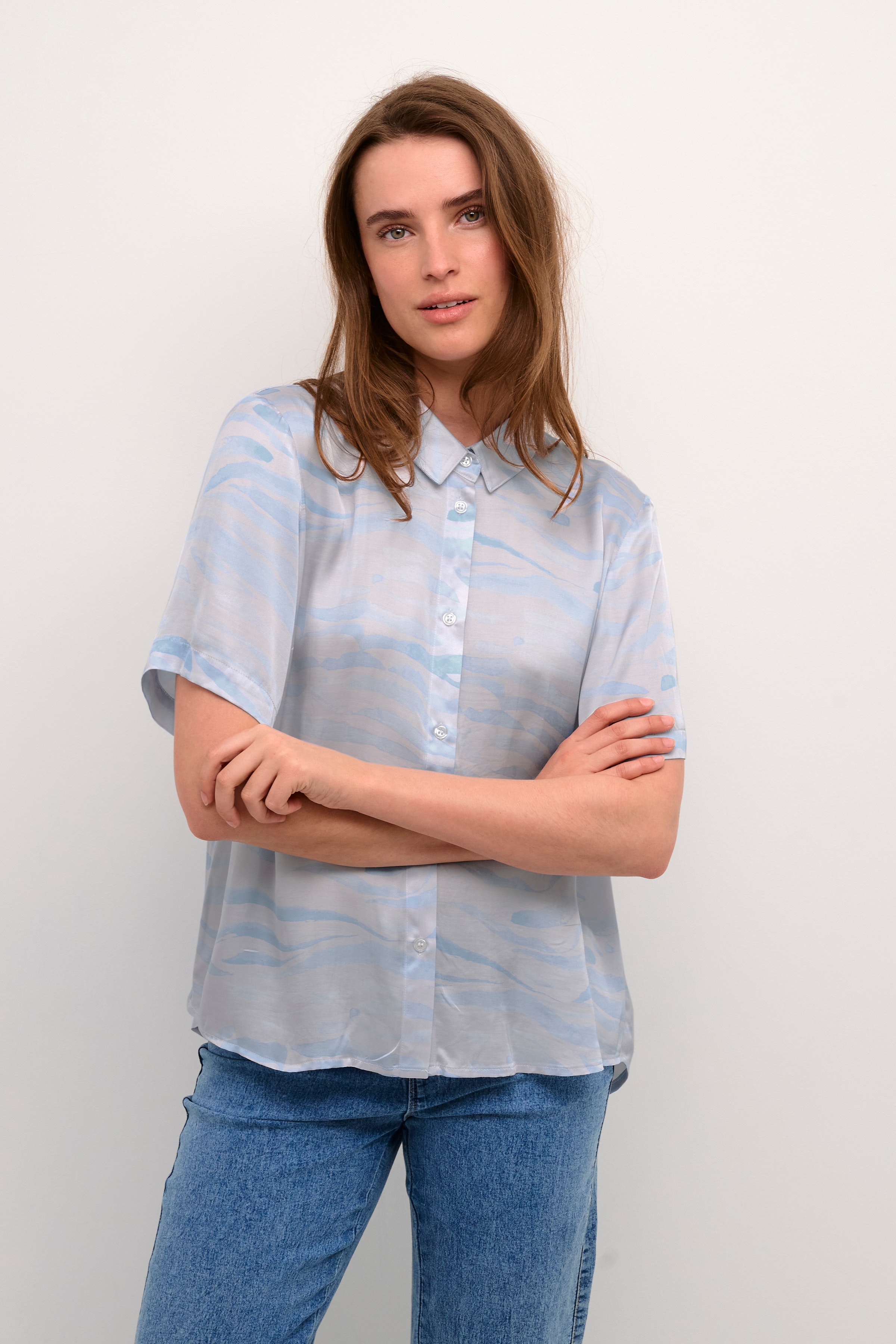 InesKB Shirt LOOKBOOK FRONT 10104342-104295