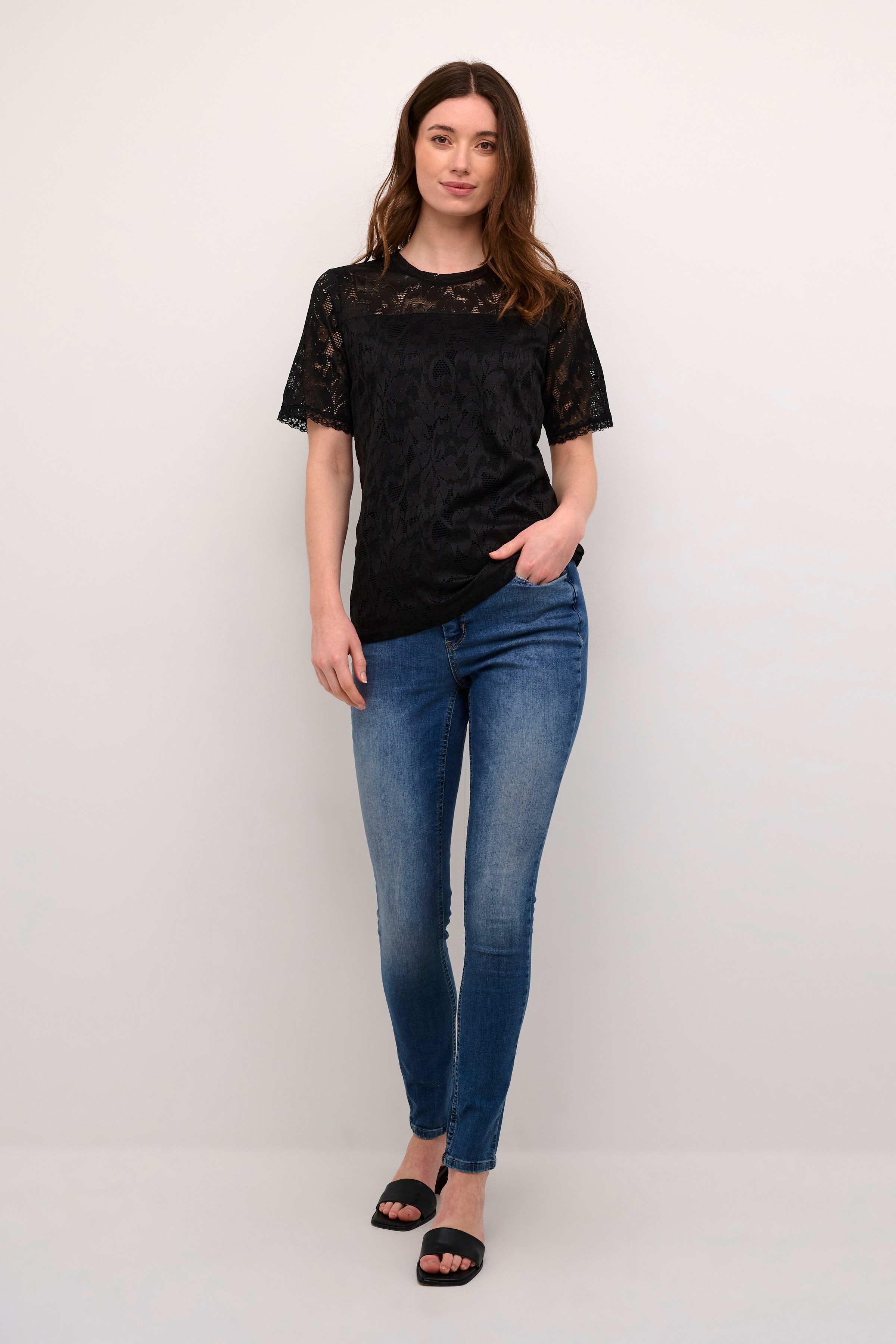 CUzophia T-shirt LOOKBOOK FRONT 50111490-500012