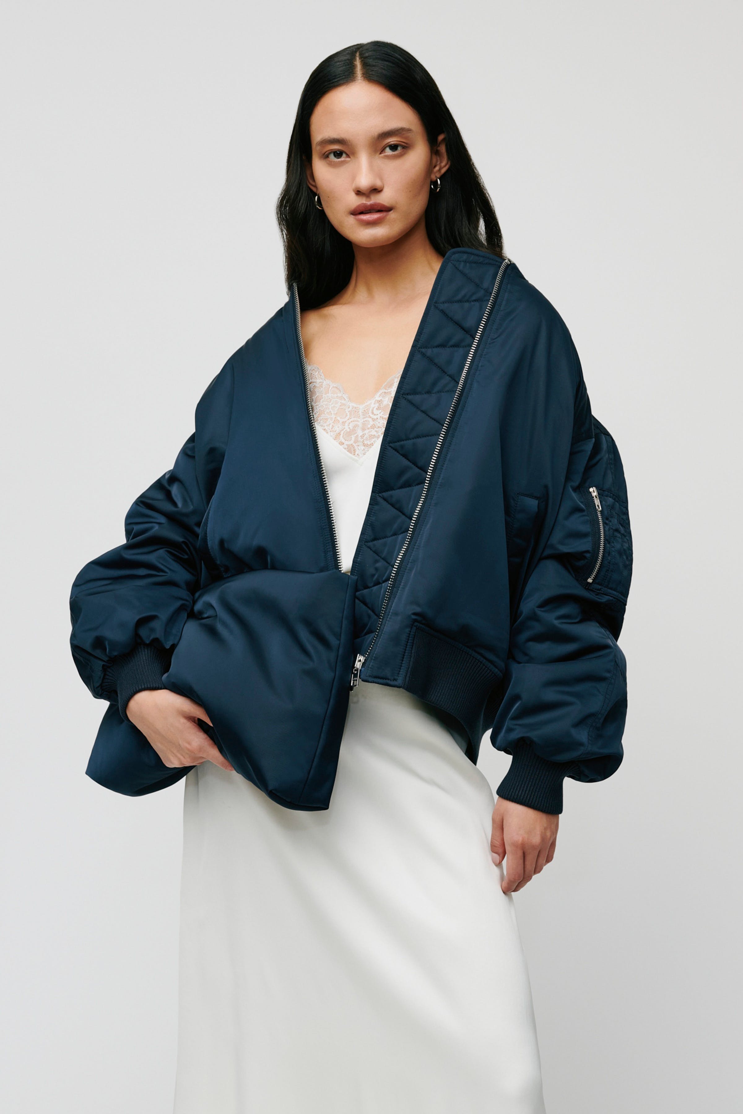 AMINA Bag LOOKBOOK FRONT 30600432-BL900