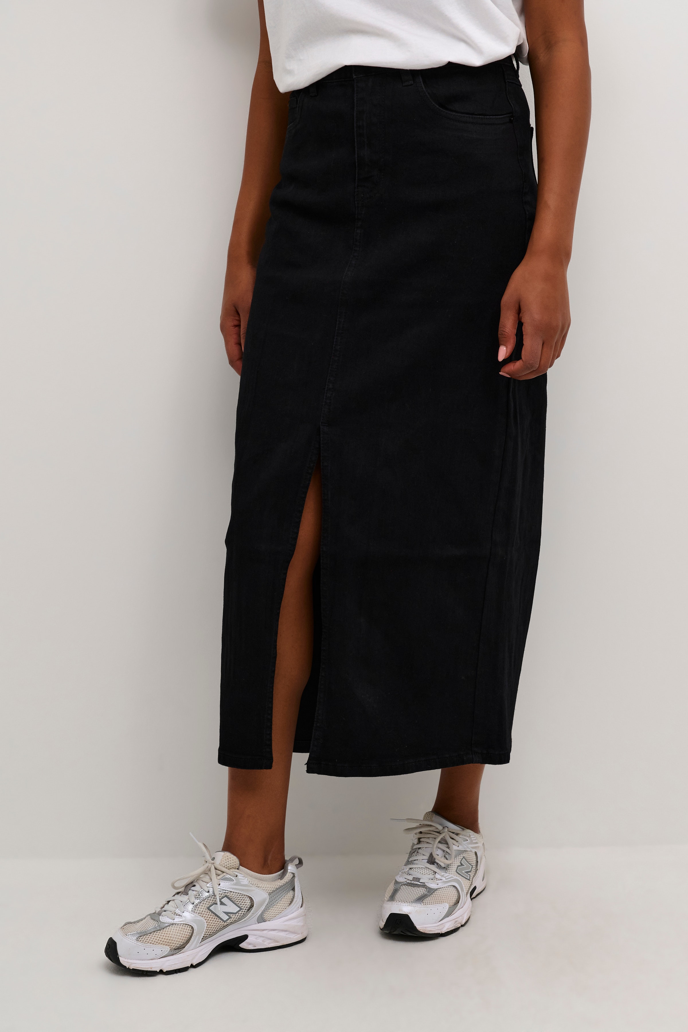 KAsinem Denim Skirt LOOKBOOK FRONT 10508064-100121