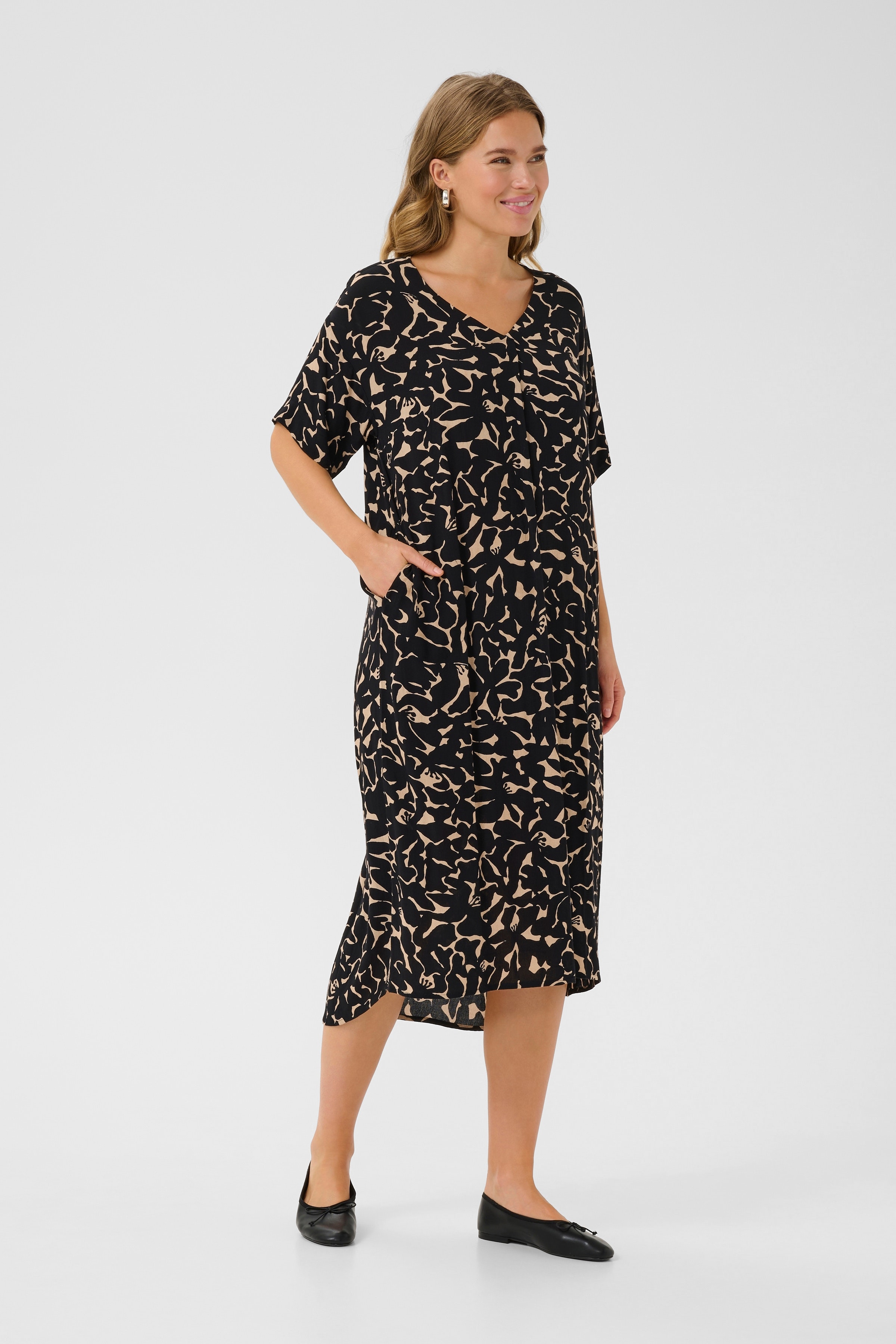 BPisabella Kjole LOOKBOOK FRONT 10590916-107876B