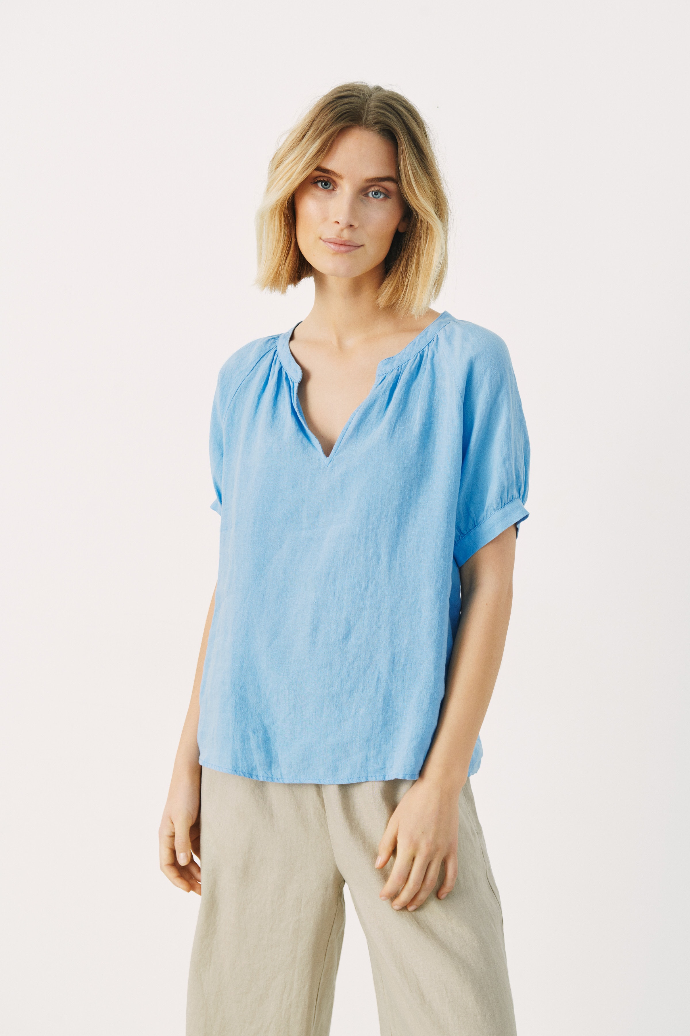 PopsyPW Short-sleeved linen blouse LOOKBOOK FRONT 30306825-164120