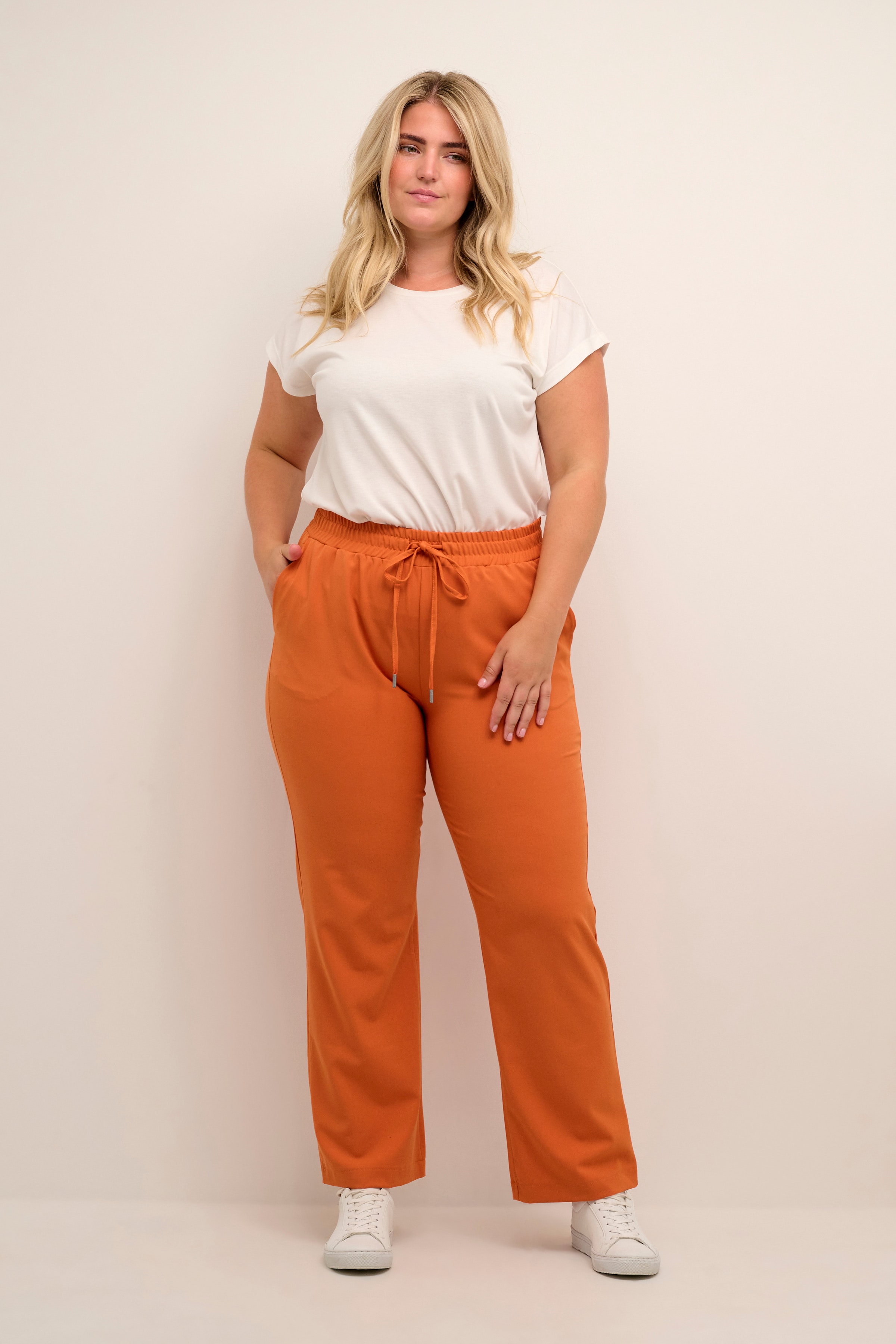 KCcoletta Hose LOOKBOOK FRONT 10581049-161260