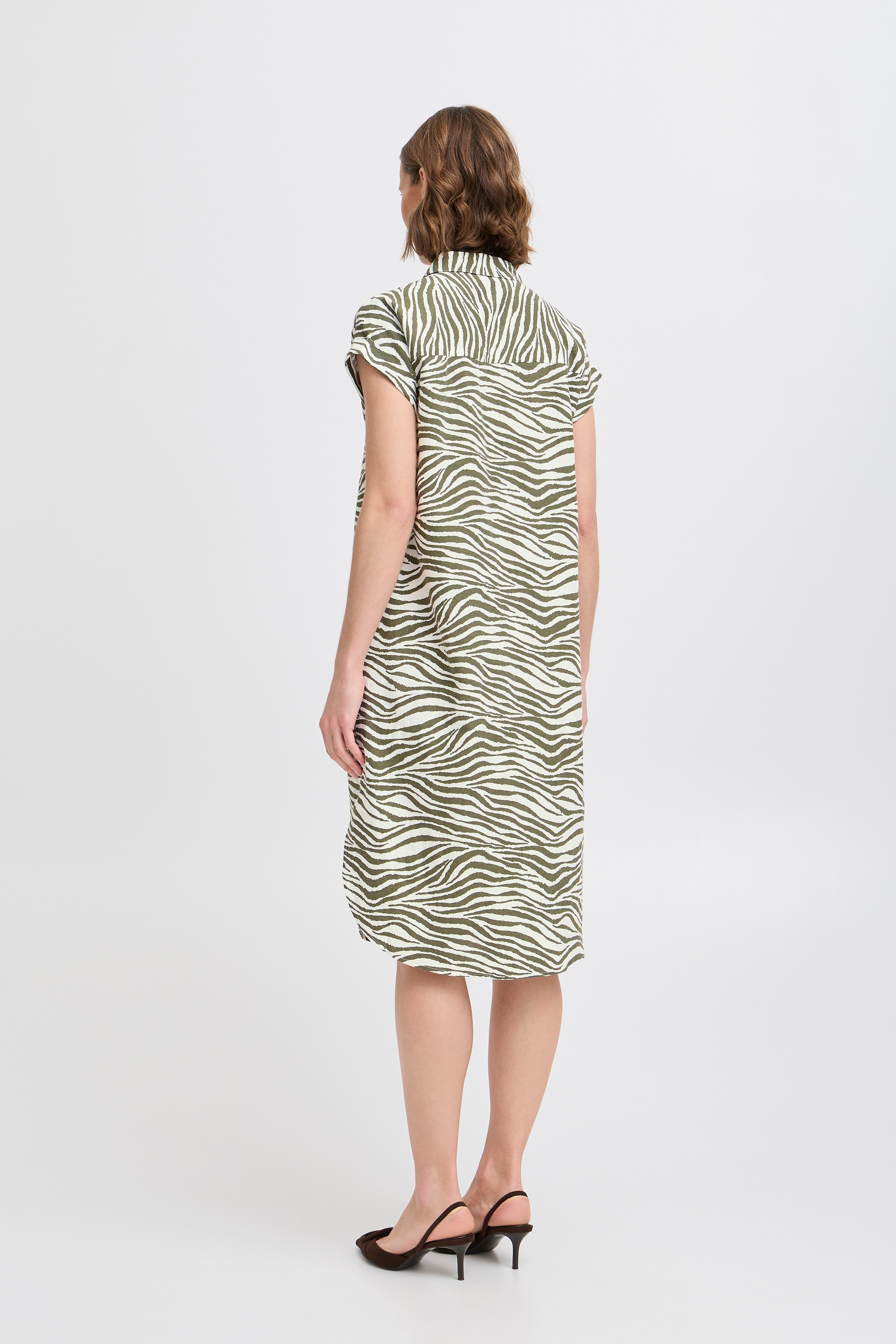BYFALAKKA Jurk LOOKBOOK BACK 20814553-204542