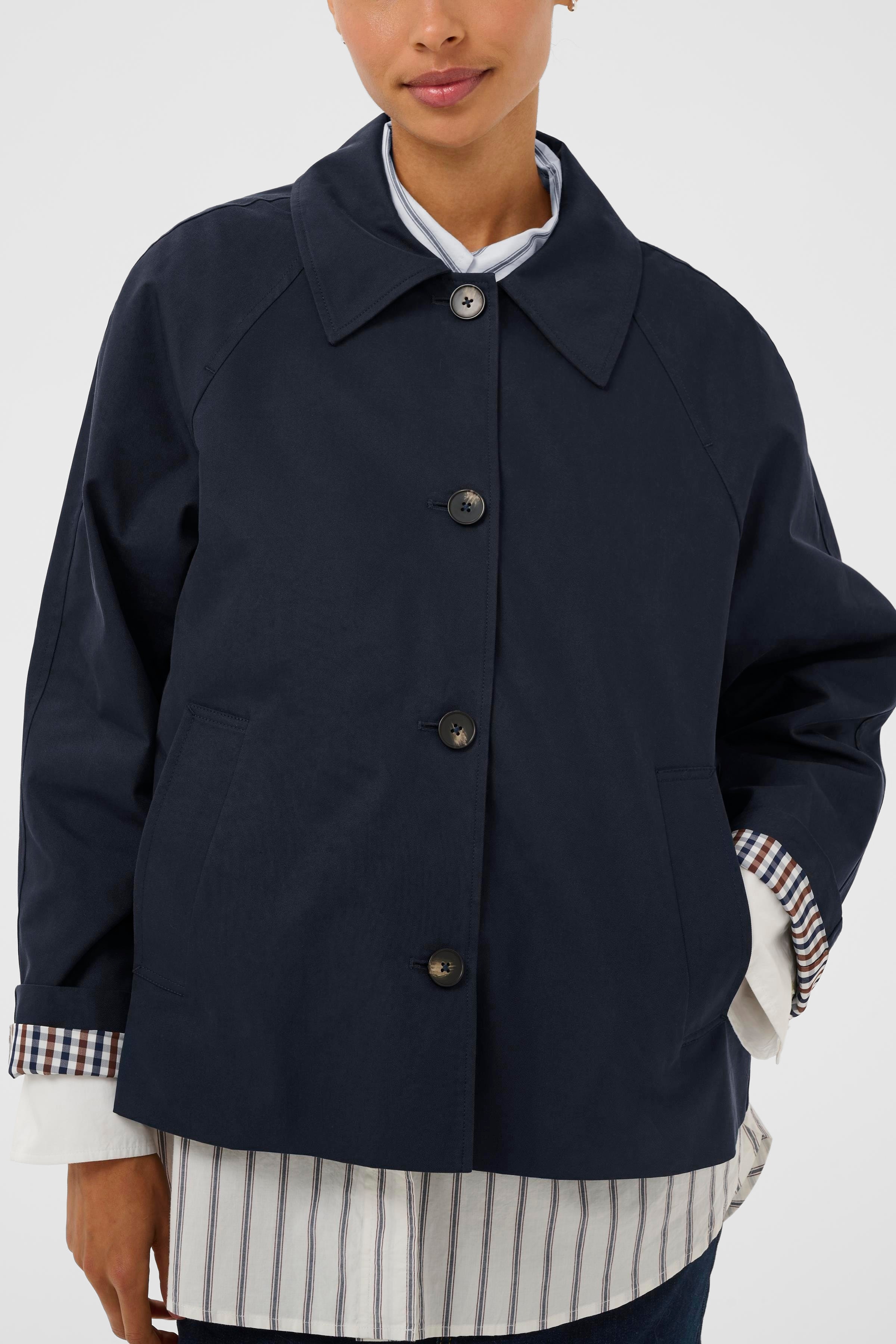 AlinnaPW Outerwear LOOKBOOK DETAIL 30310600-194013