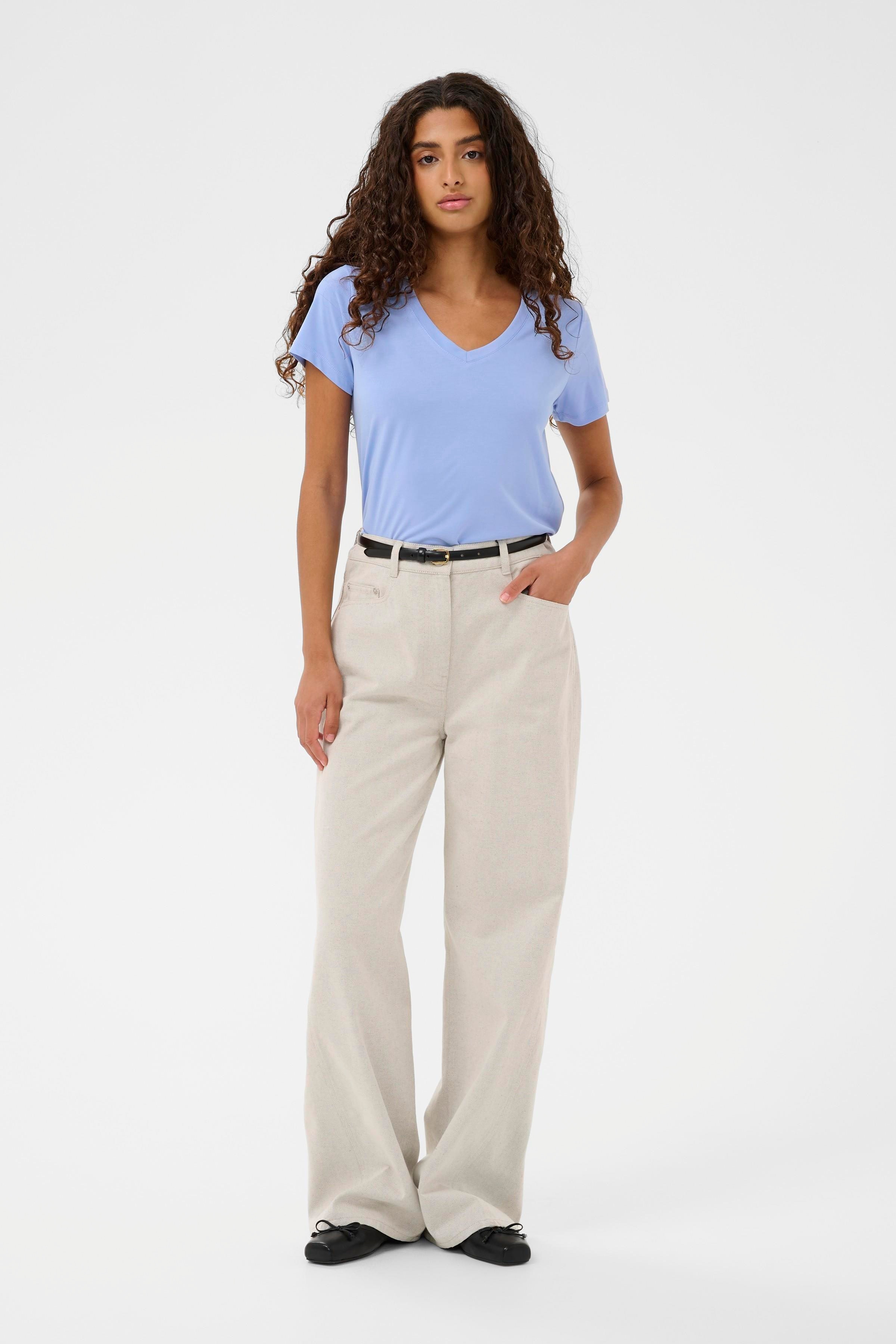 SLColumbine V-neck T-shirt LOOKBOOK FRONT 30404284-164030