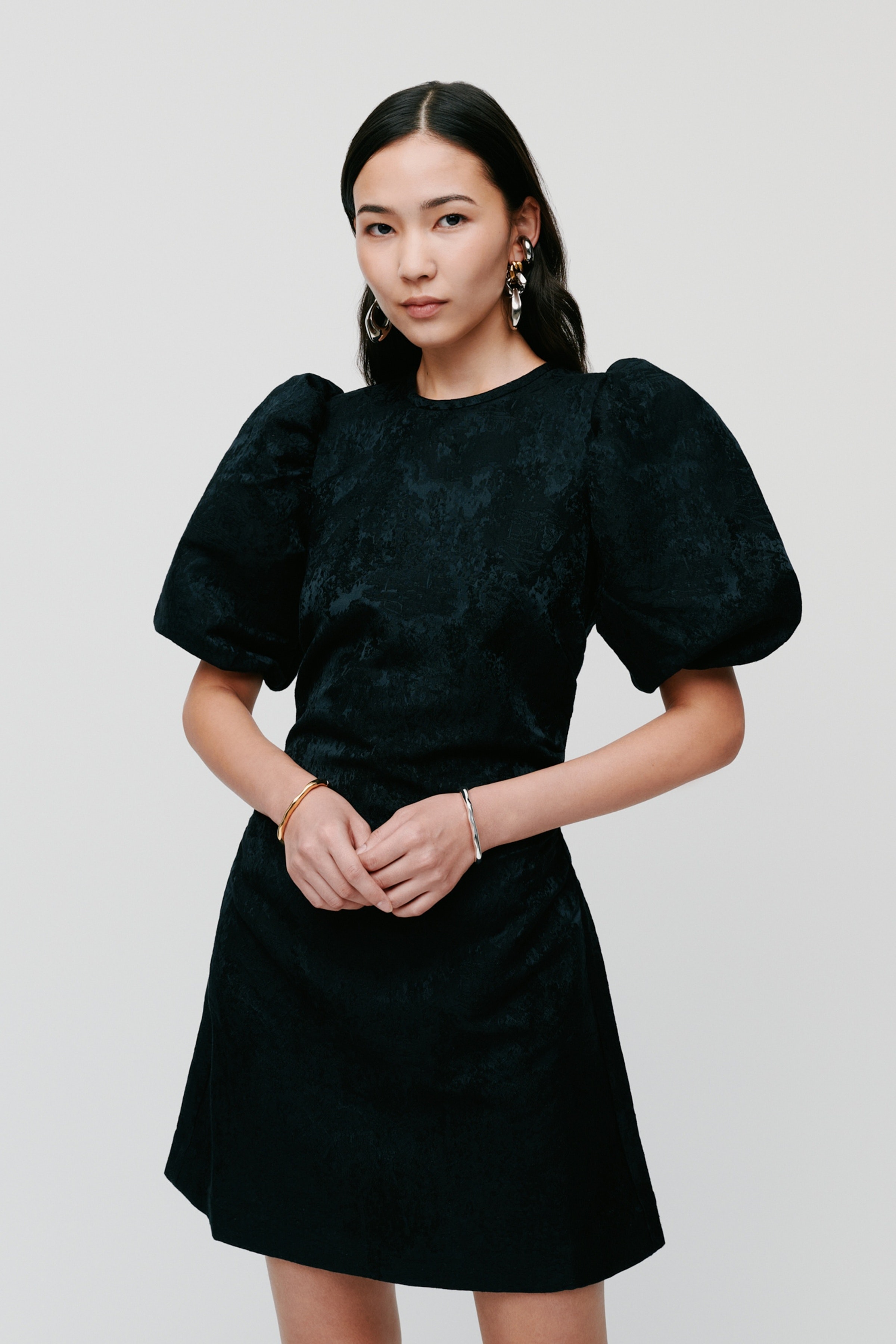 Nissa Kjole LOOKBOOK FRONT 30600539-BK999