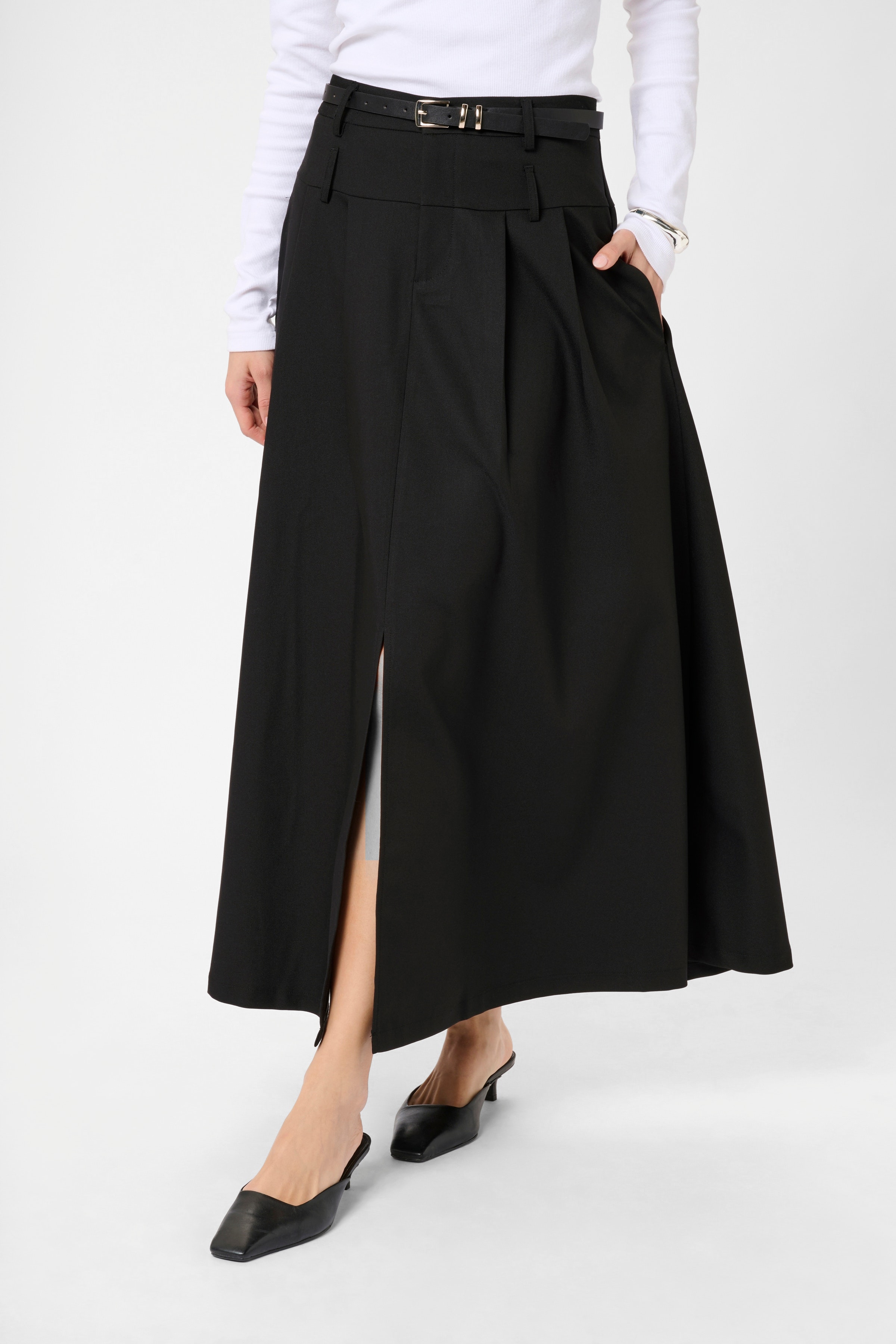 KAlissi Skirt LOOKBOOK FRONT 10509203-100121