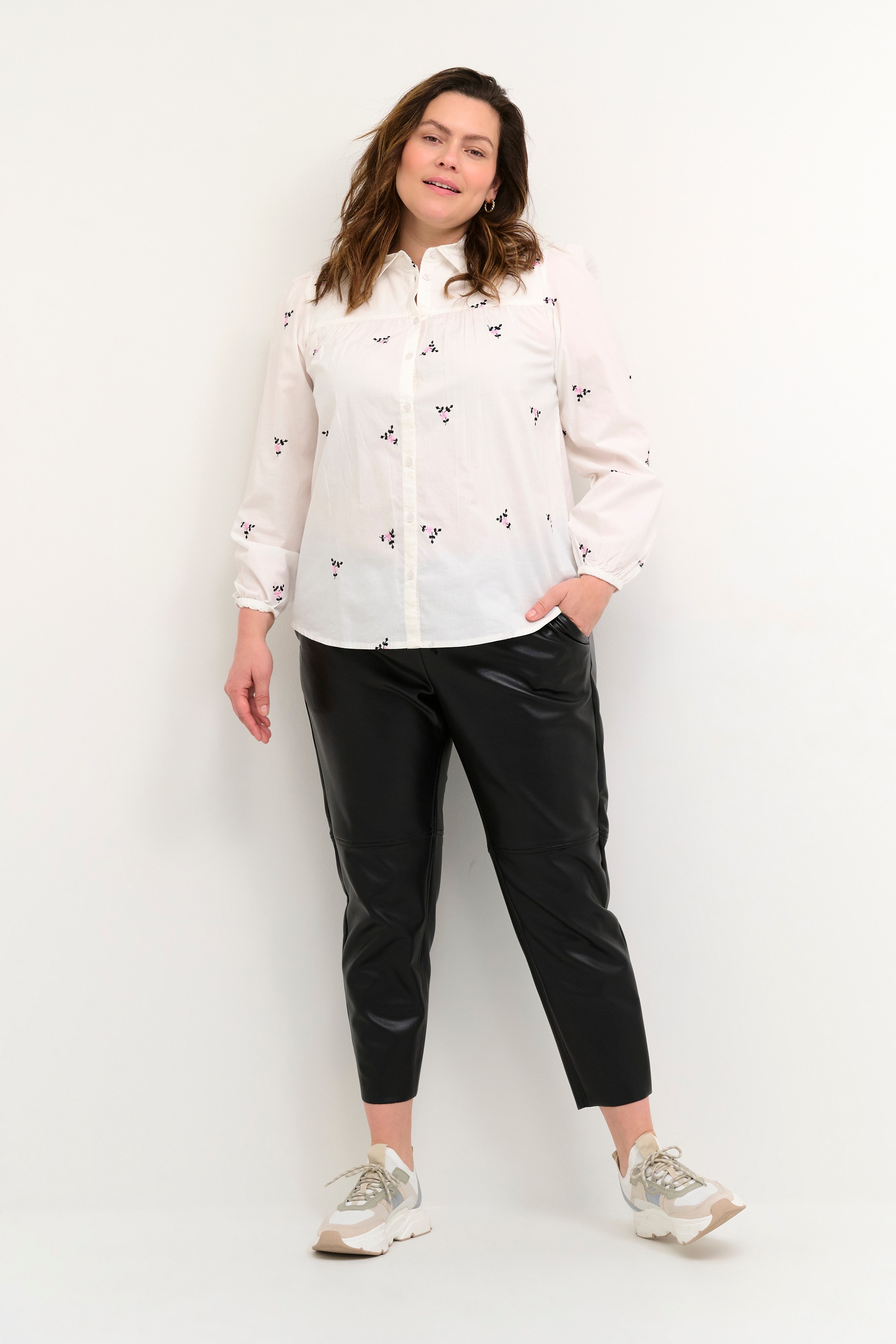KCtora Skjorta LOOKBOOK FRONT 10581315-103765
