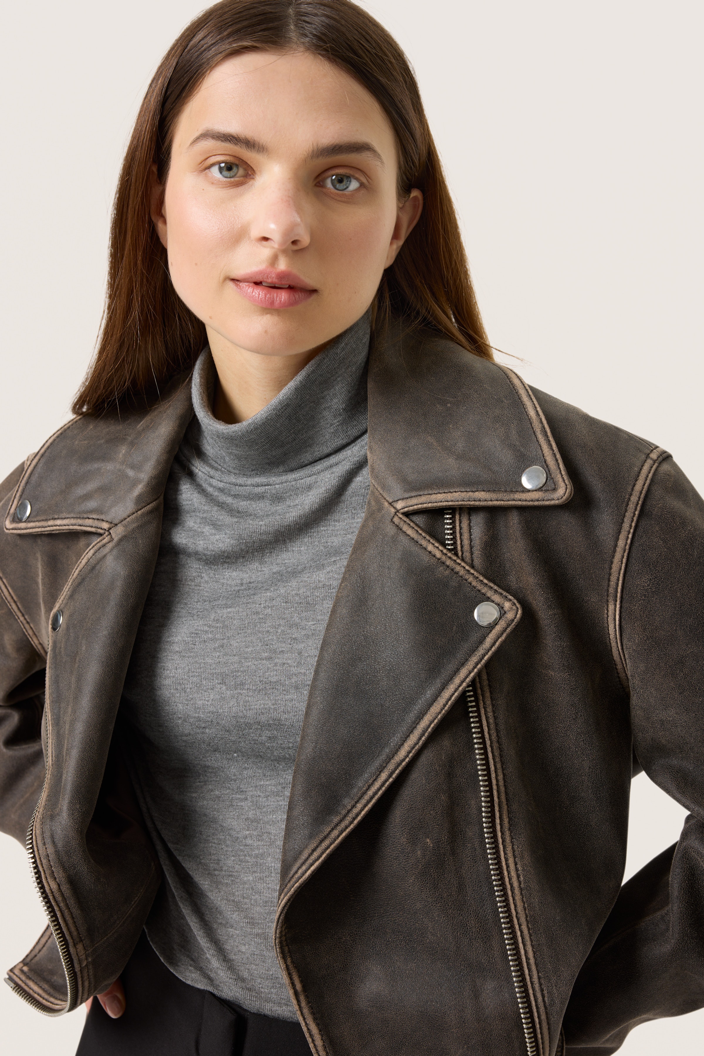 SLFiorella Leather jacket LOOKBOOK DETAIL 30407848-303170