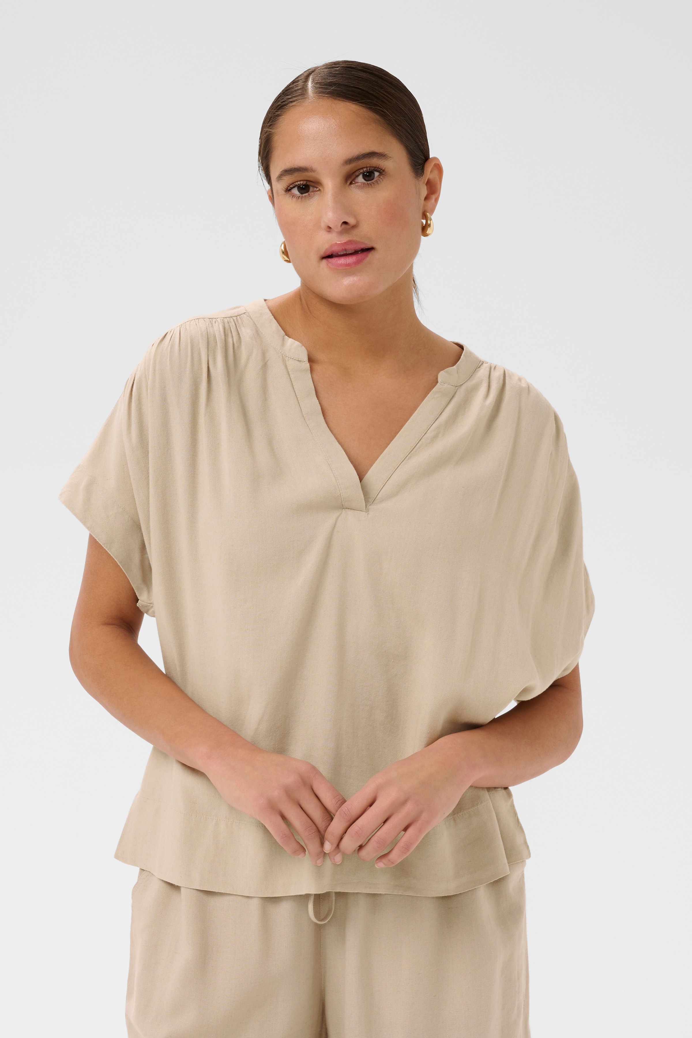 KAmilia Linen Top LOOKBOOK FRONT 10509670-151305