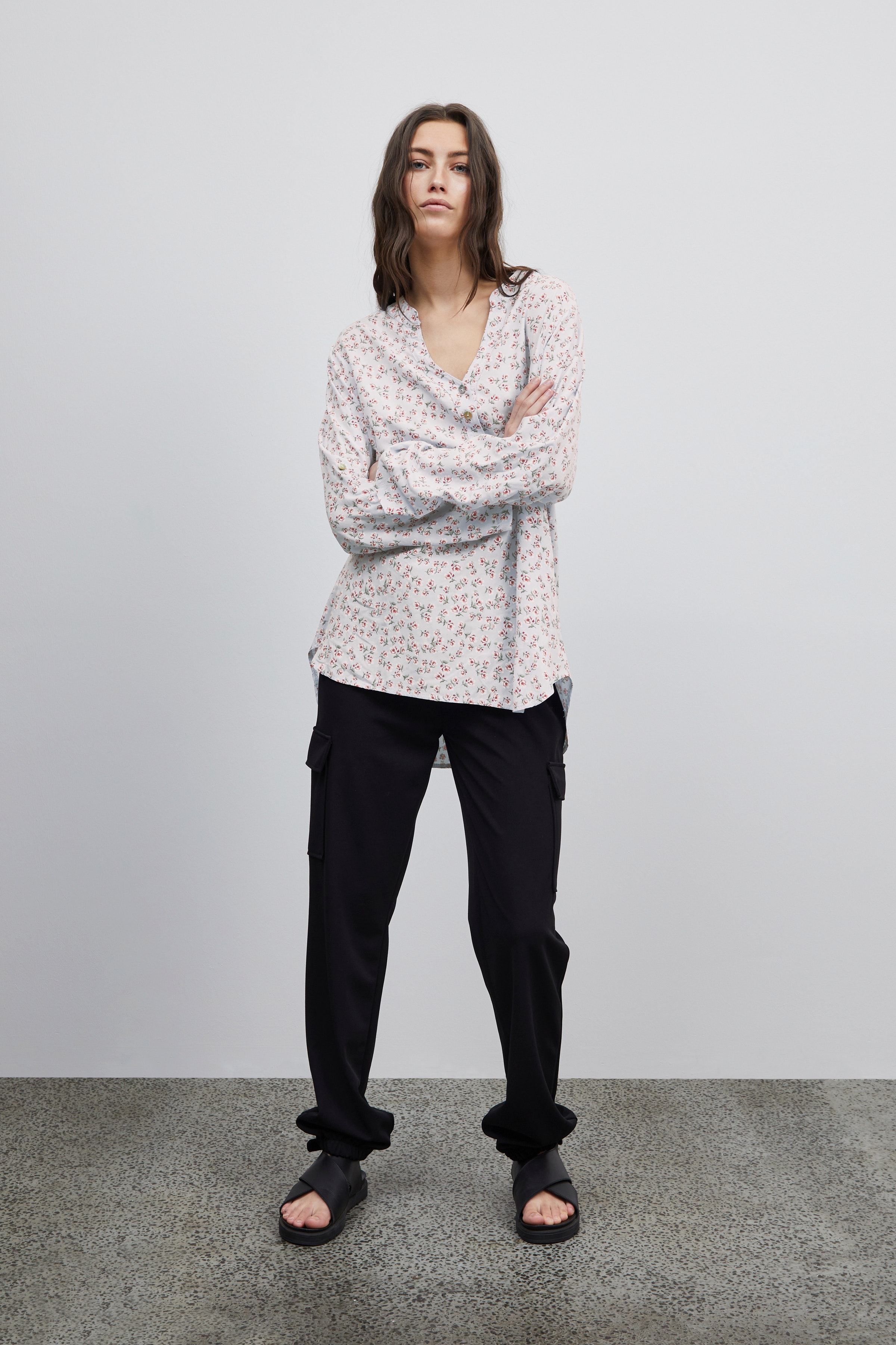 SBANIKKA Shirt LOOKBOOK FRONT 22100175-110602