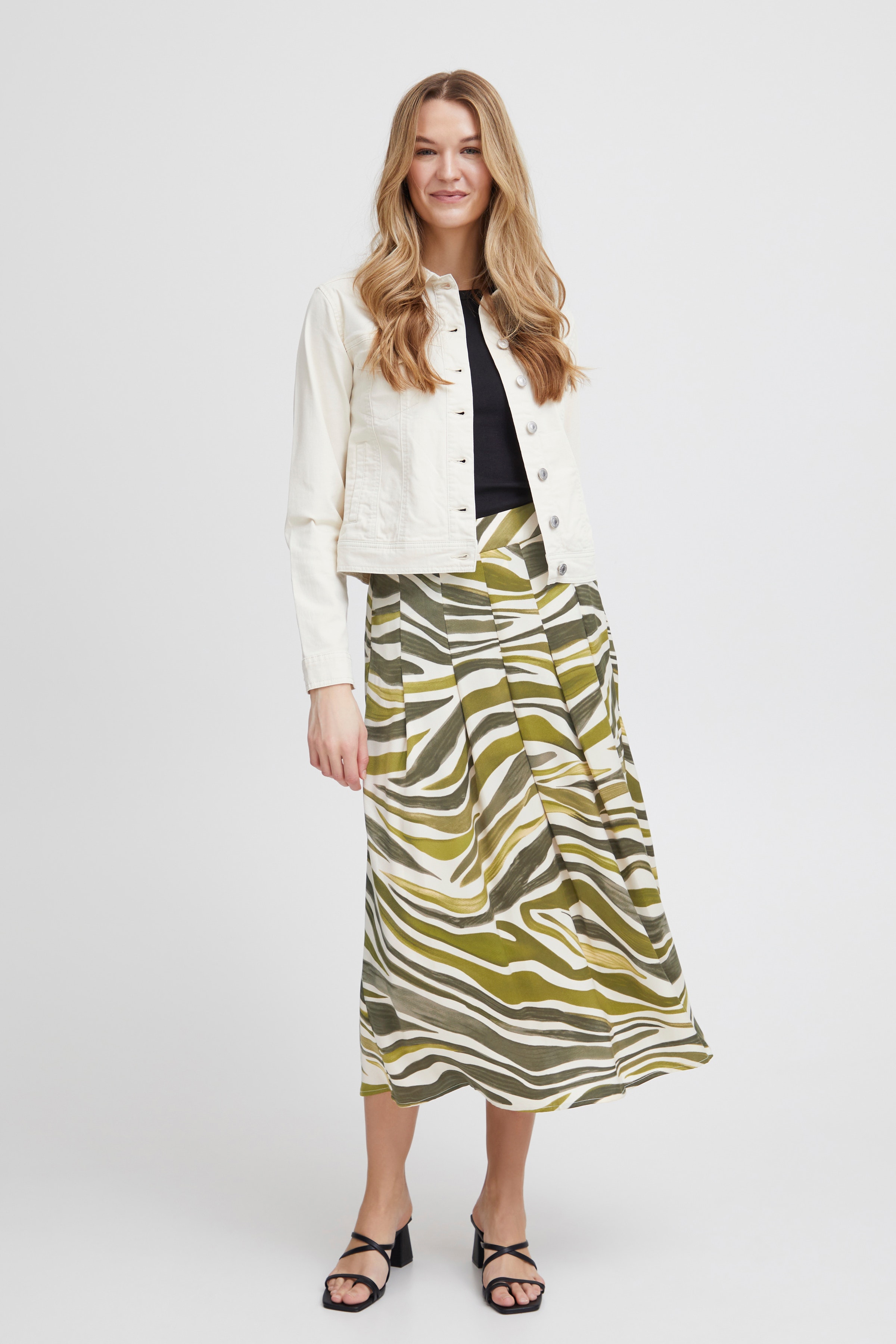 FRZENA Kjol LOOKBOOK FRONT 20613639-202908