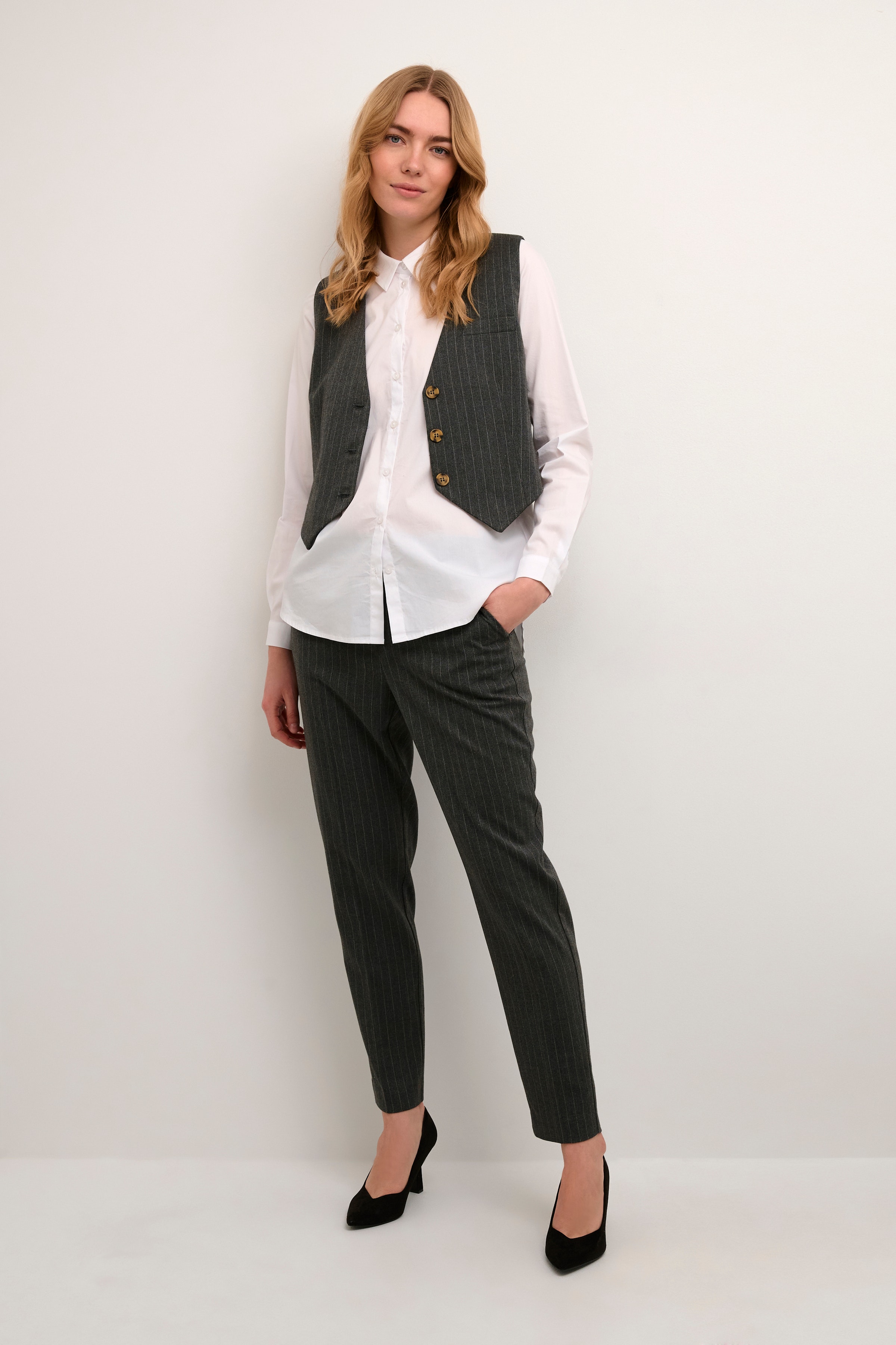 CRNavan Weste LOOKBOOK FRONT 10611838-104845
