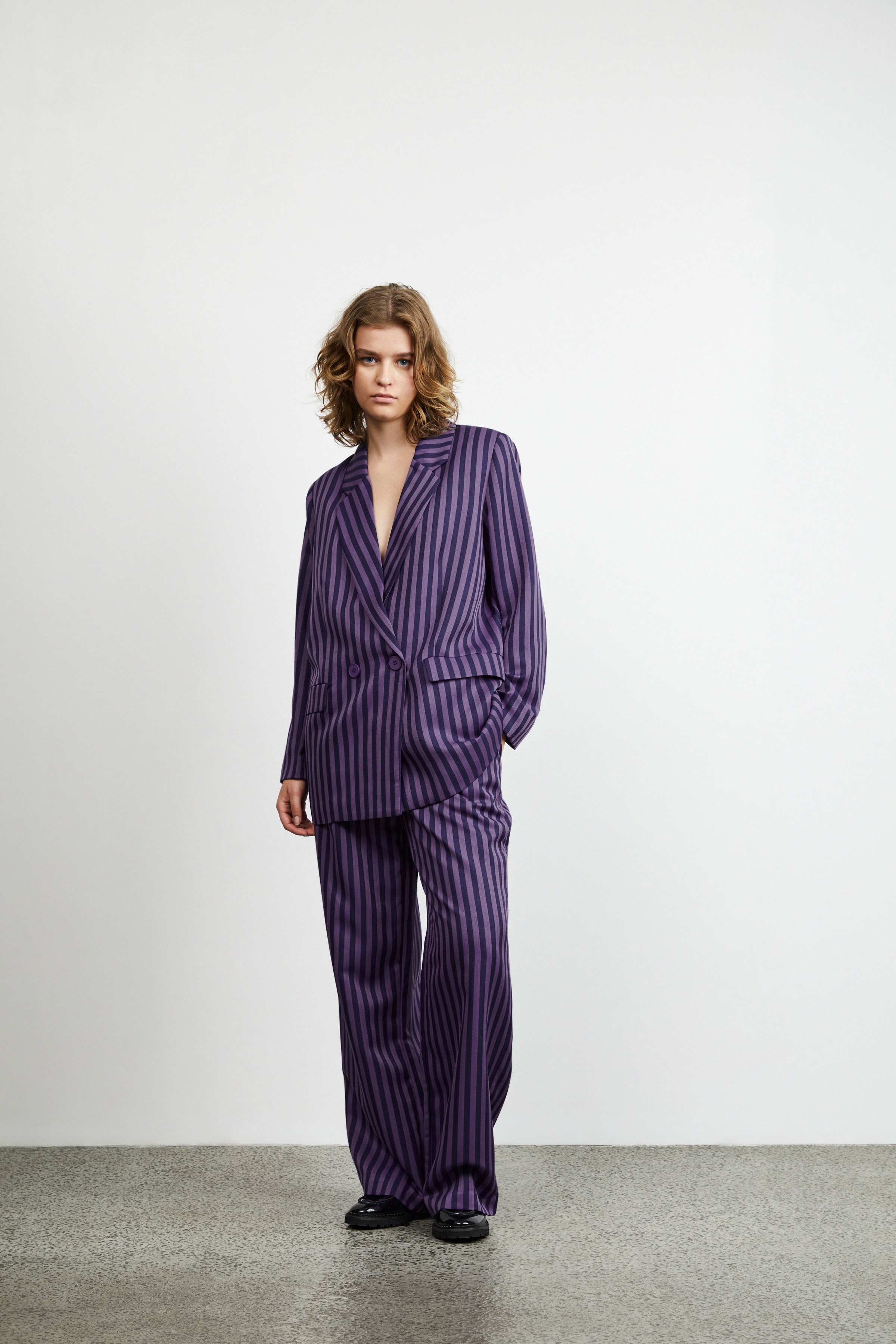 IXMISSY Blazer LOOKBOOK FRONT 20119119-202125