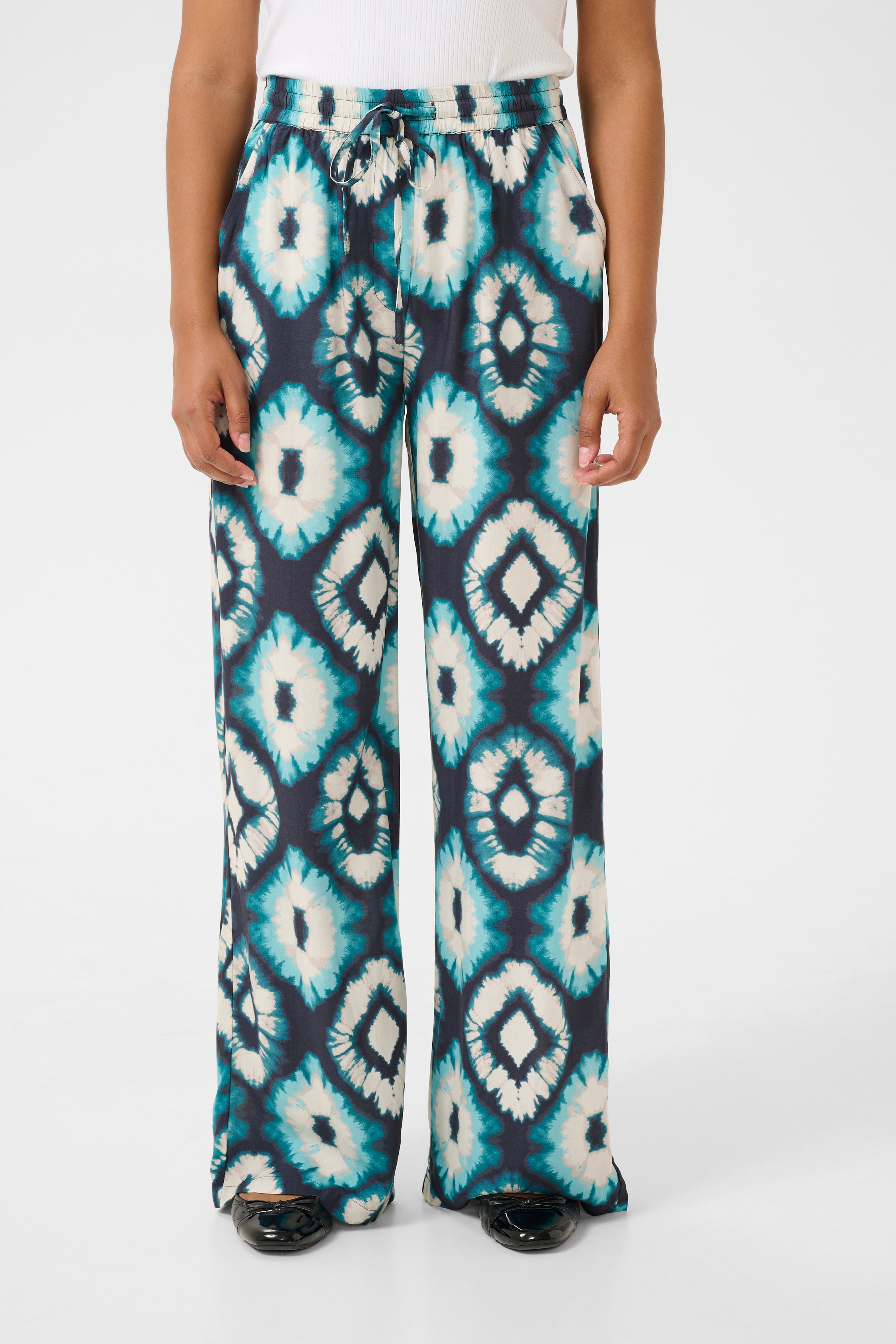 CRTiah Trousers LOOKBOOK FRONT 10611497-107522