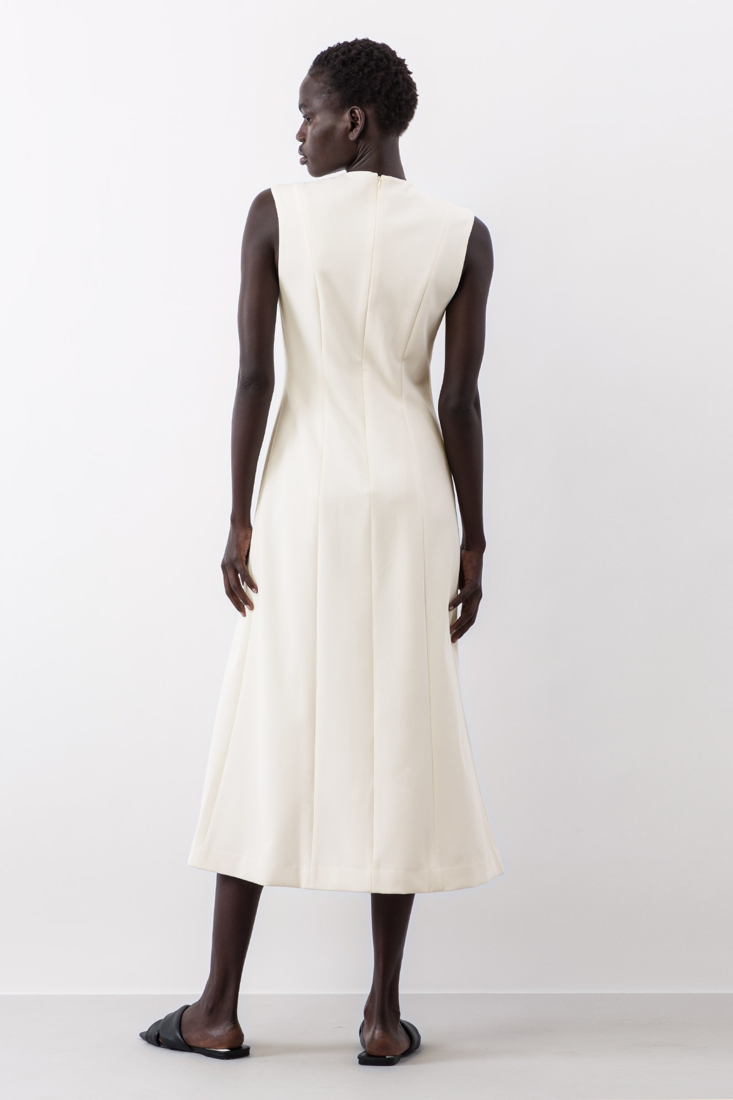 DELPHINE Kjole LOOKBOOK BACK 30600256-WH011