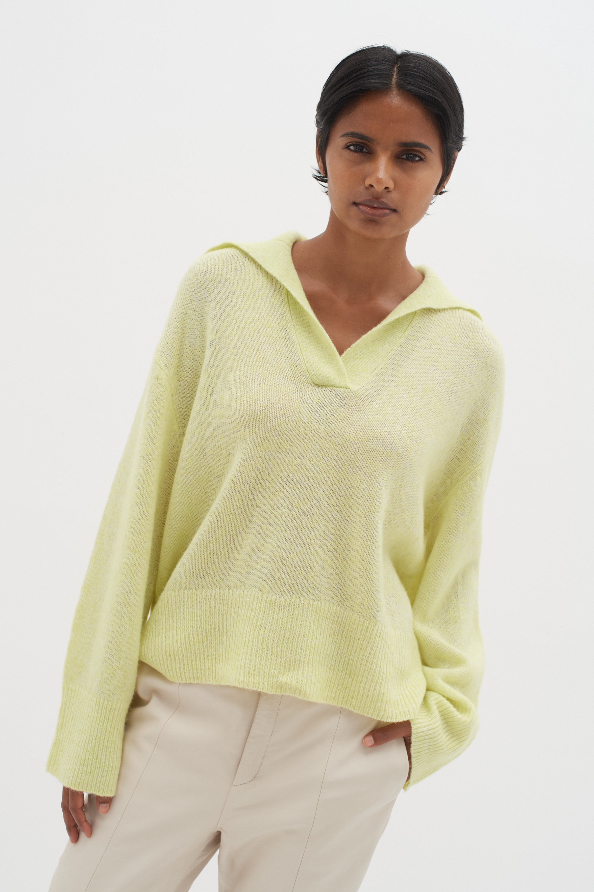 MonnaIW V-Pullover LOOKBOOK FRONT 30109156-130530