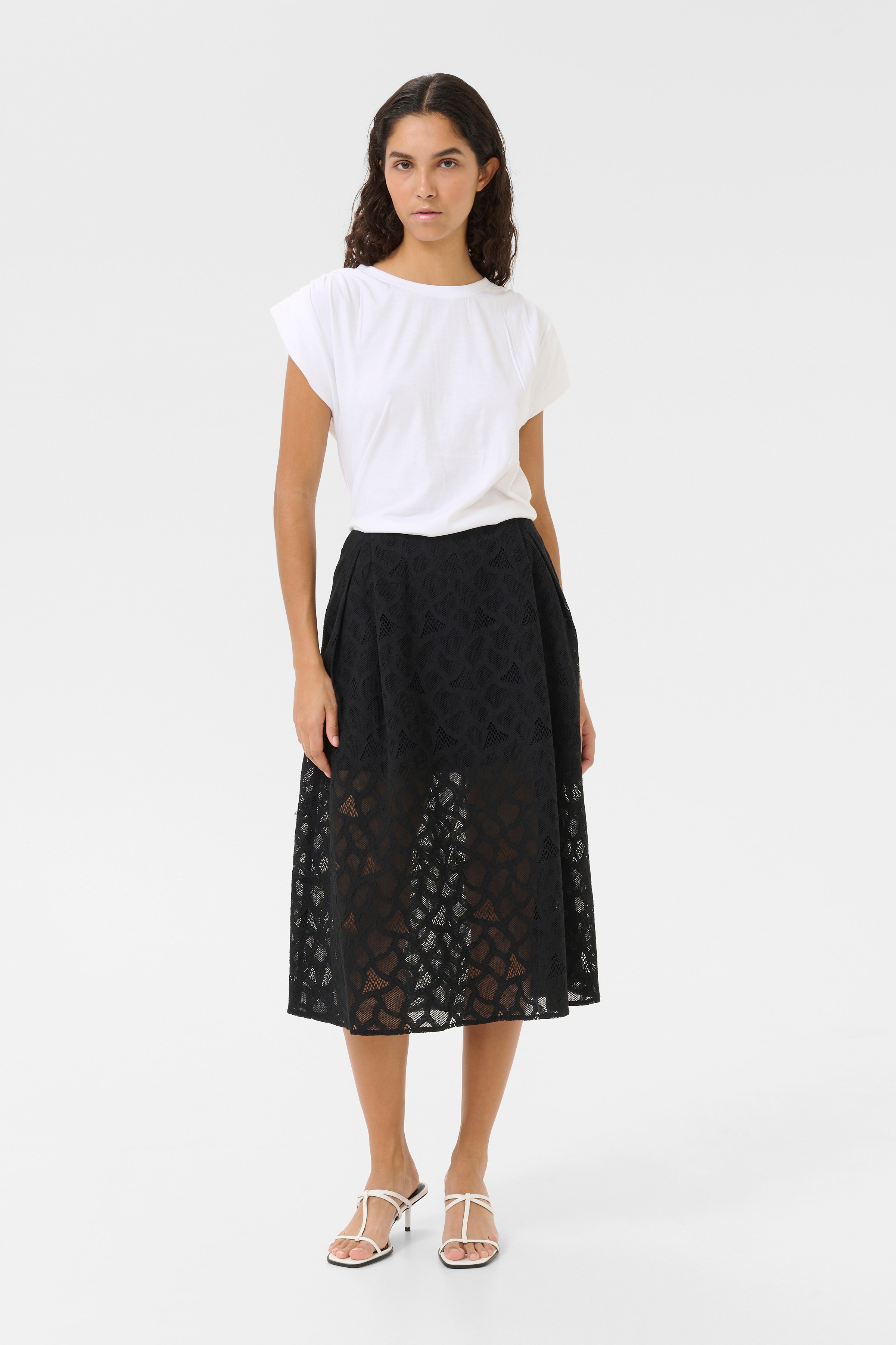 KBAudrey Lace skirt LOOKBOOK FRONT 10105547-194008