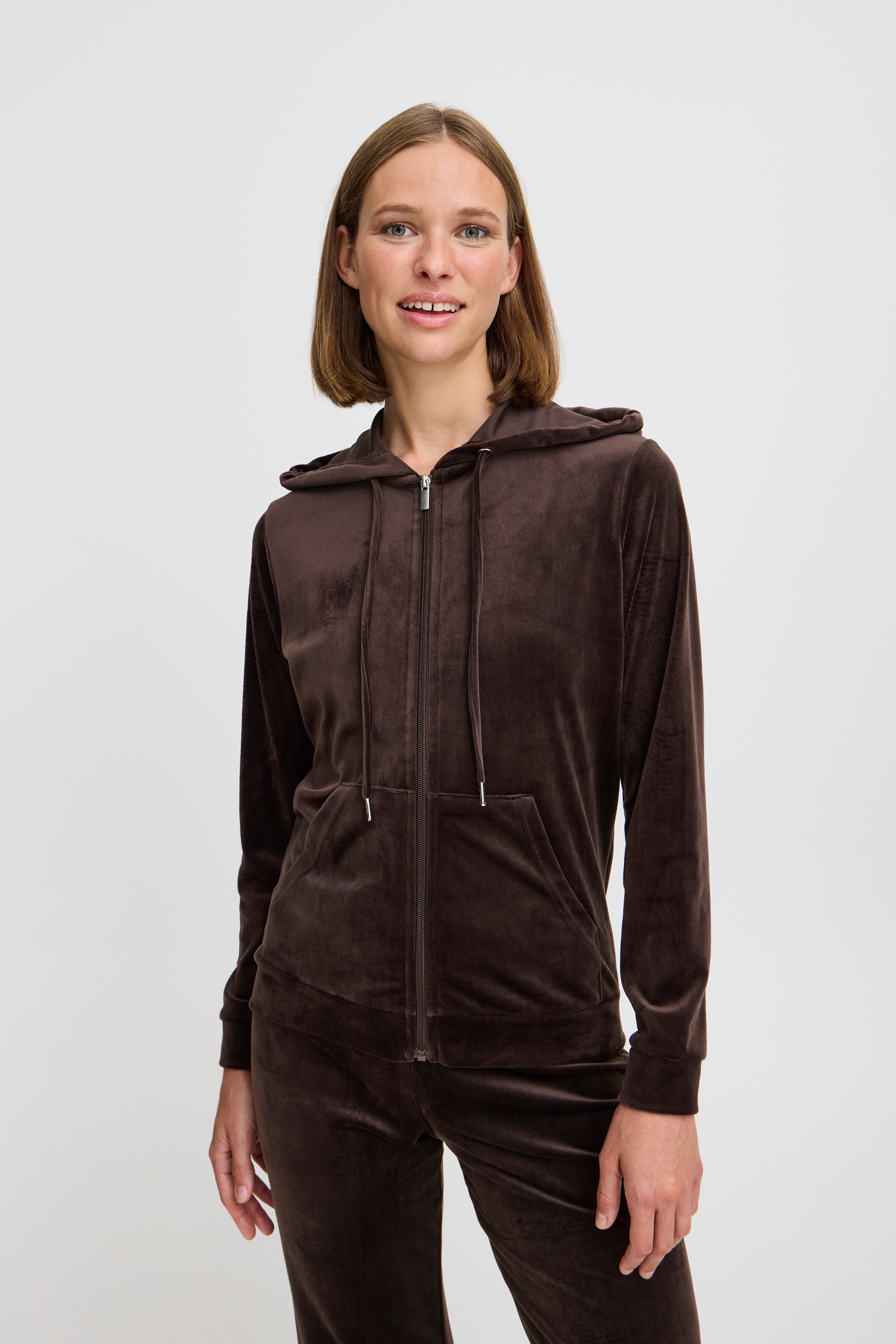 BYMITZA Jogging suit LOOKBOOK DETAIL 20810786-190915