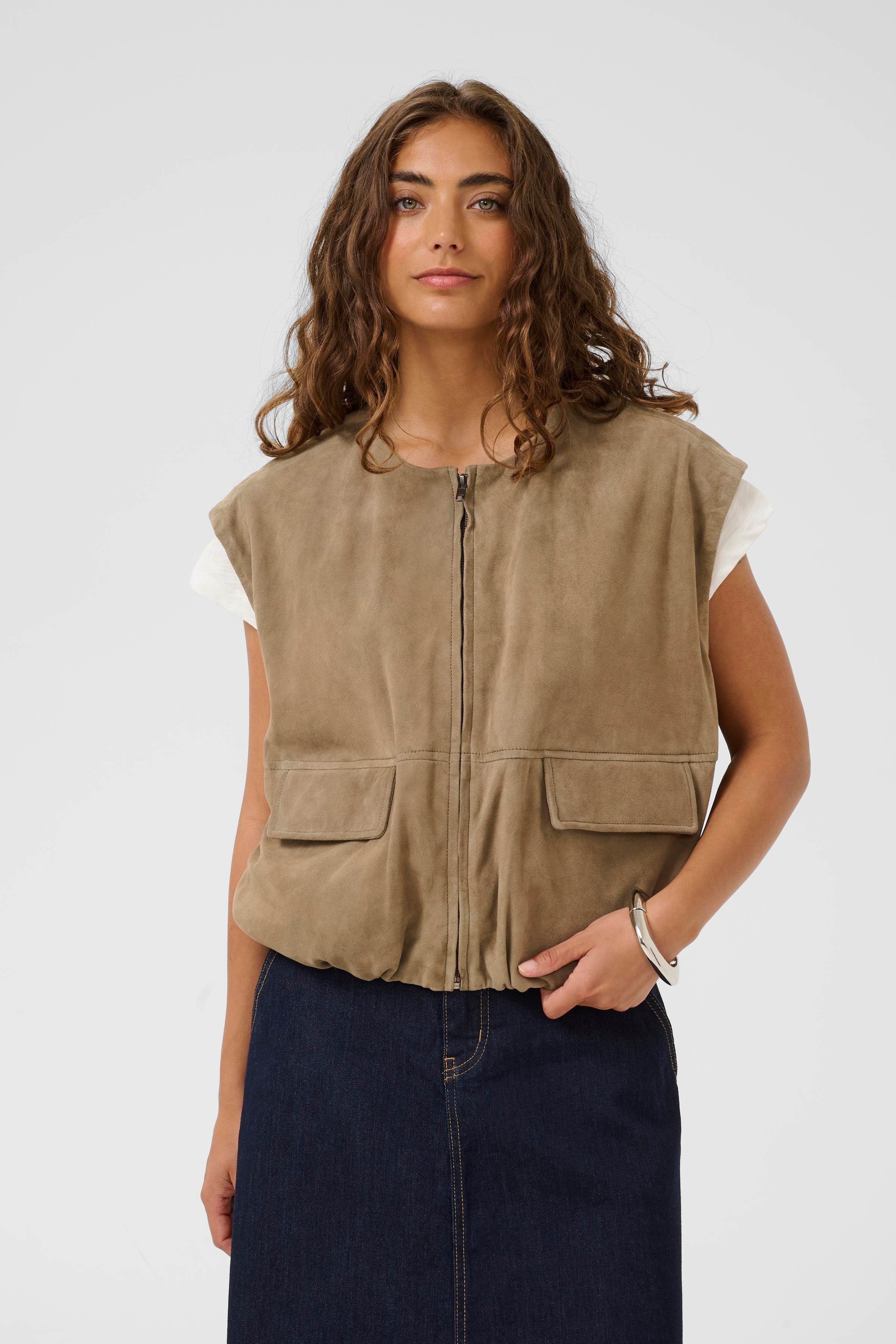 CUannemie Suede waistcoat LOOKBOOK FRONT 50112731-171009