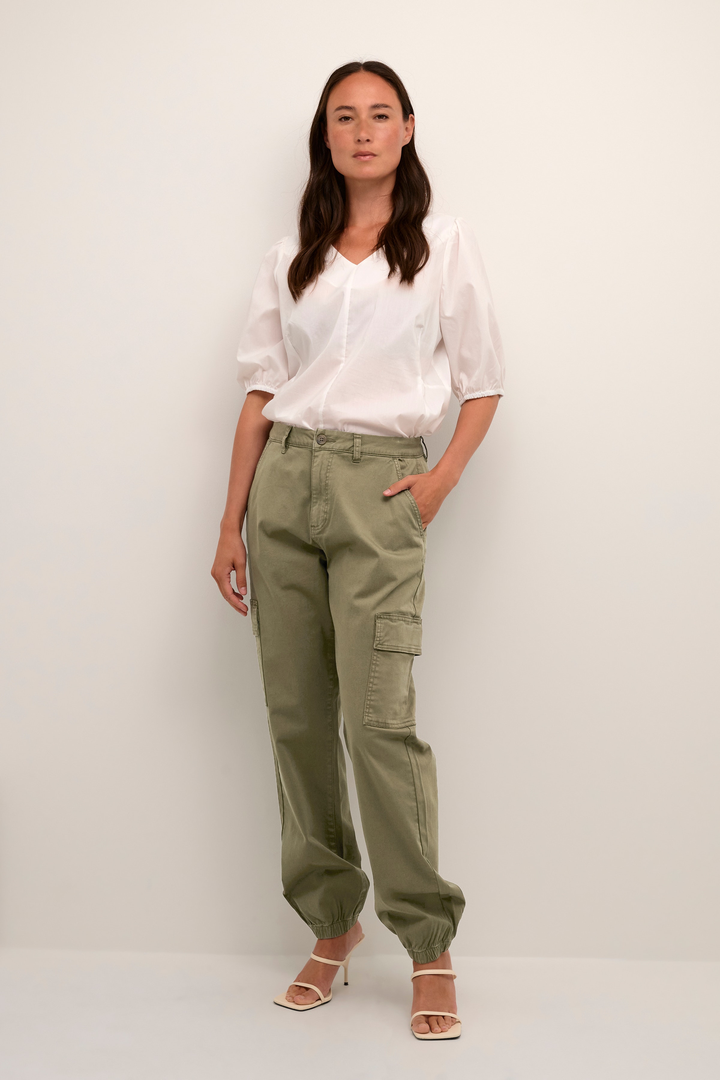 CUbrita Cargo pants LOOKBOOK FRONT 50110330-180521