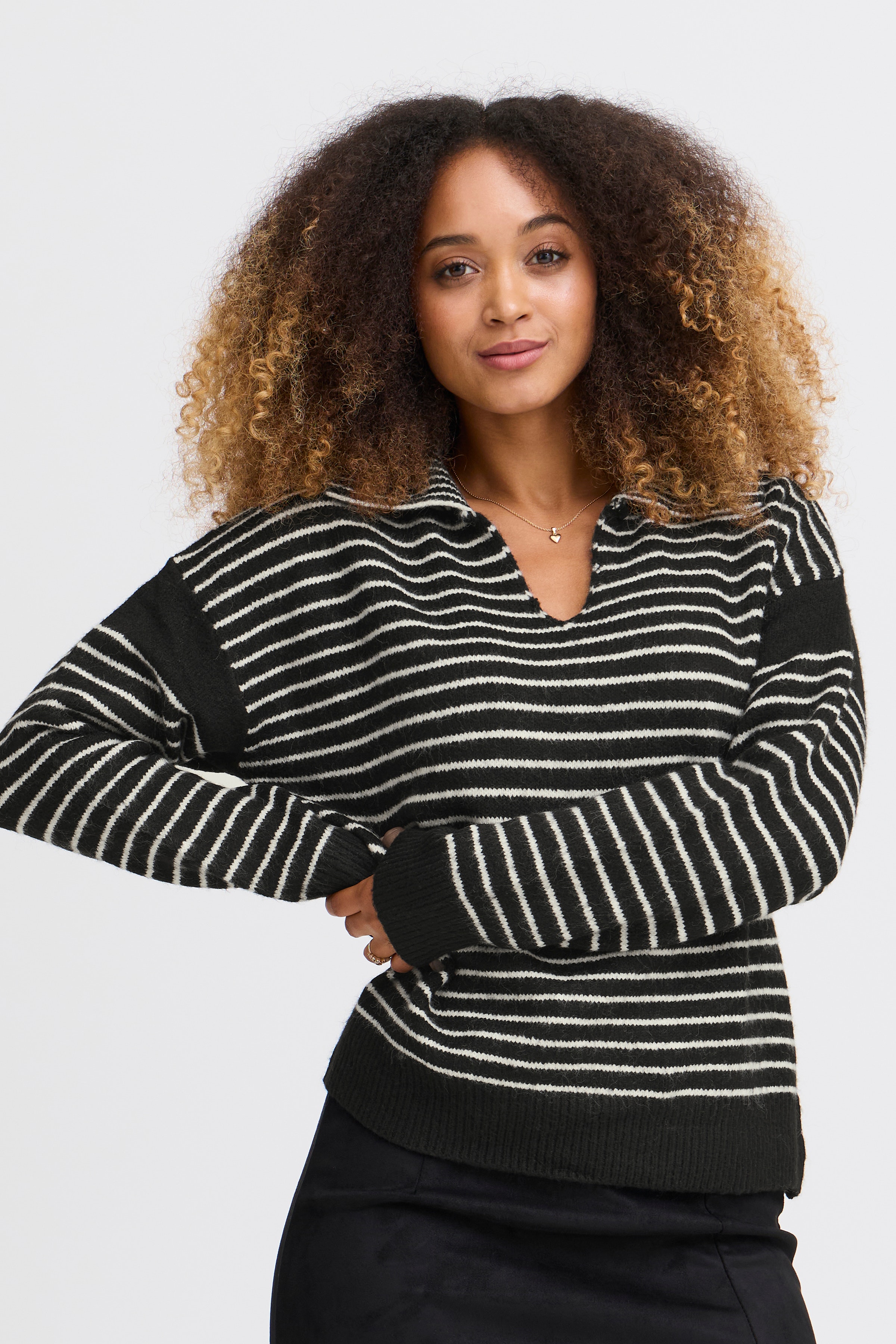 SBFAUNA Pullover LOOKBOOK FRONT 22100844-190303