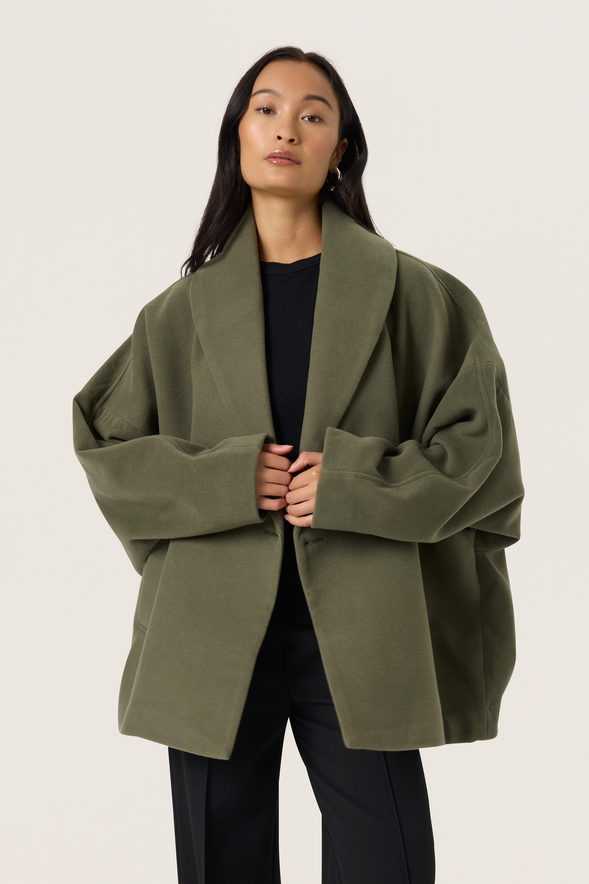 SLRubie Coat LOOKBOOK FRONT 30408269-190511