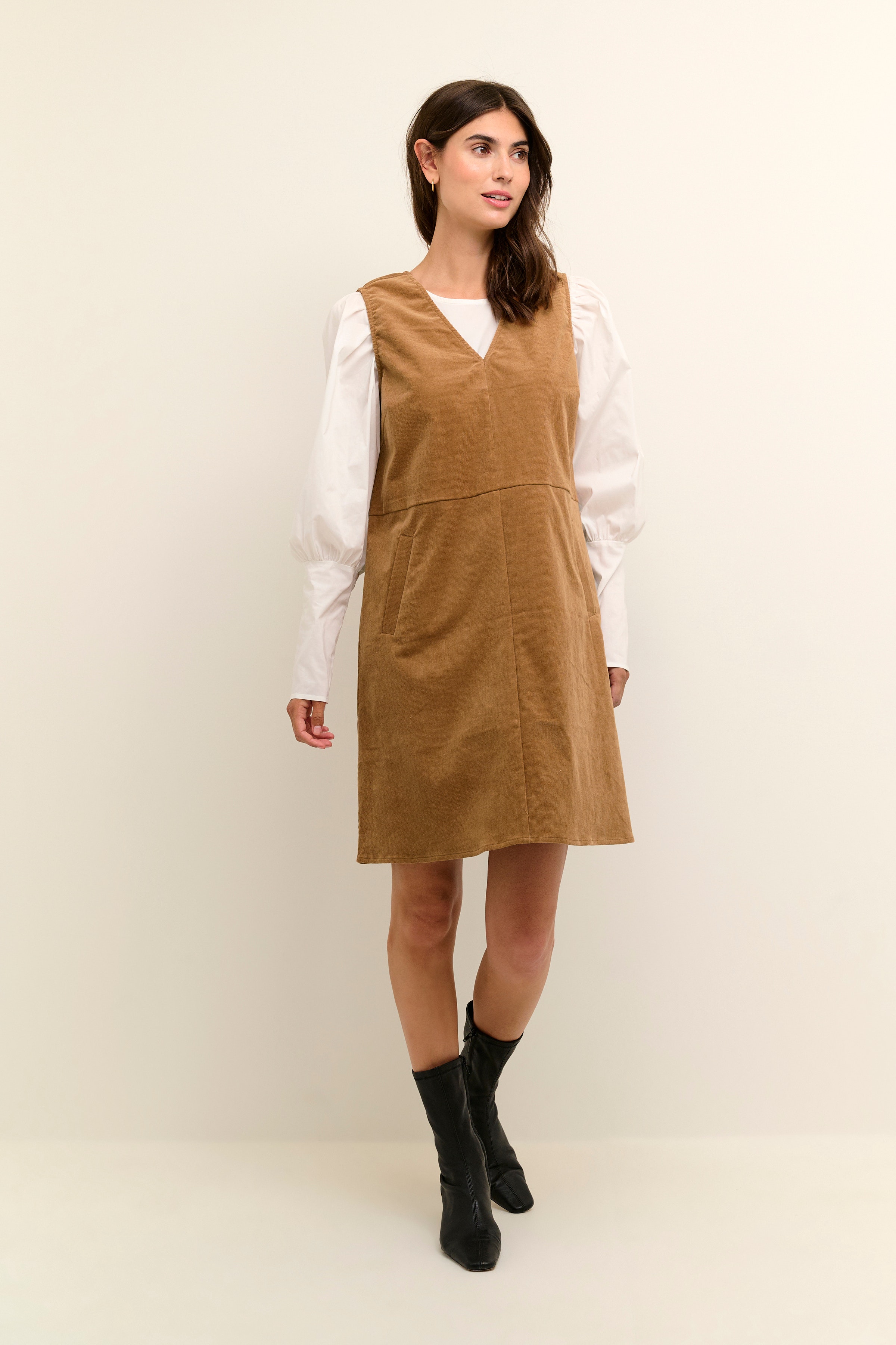 CUbalt Kjole LOOKBOOK FRONT 50109325-181030