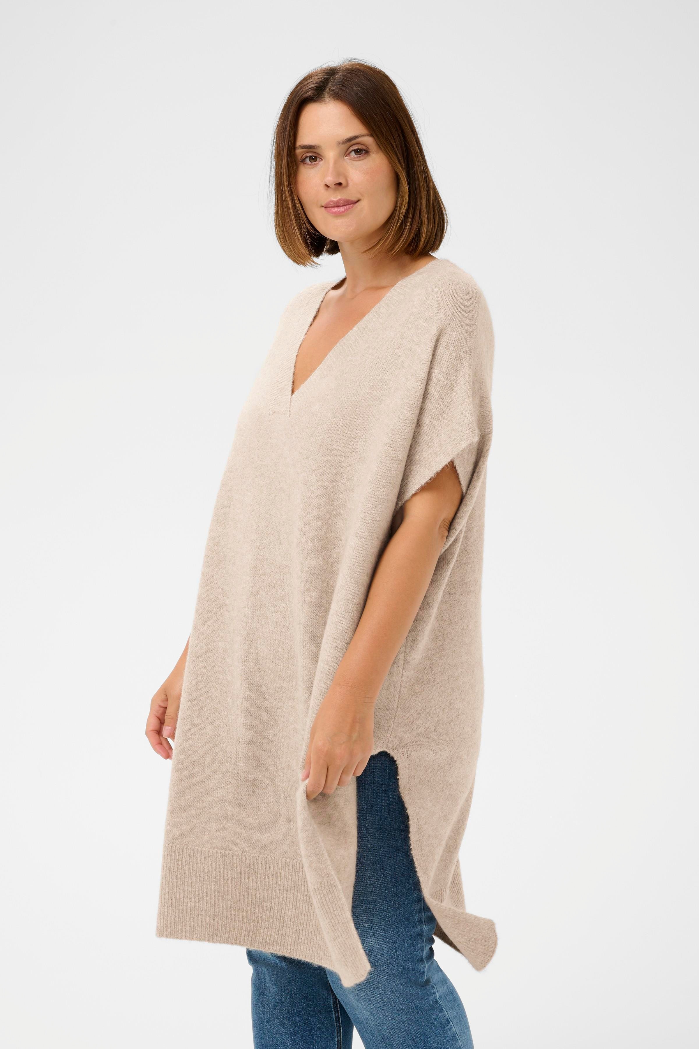 KCannett Poncho LOOKBOOK FRONT 10582738-1513051
