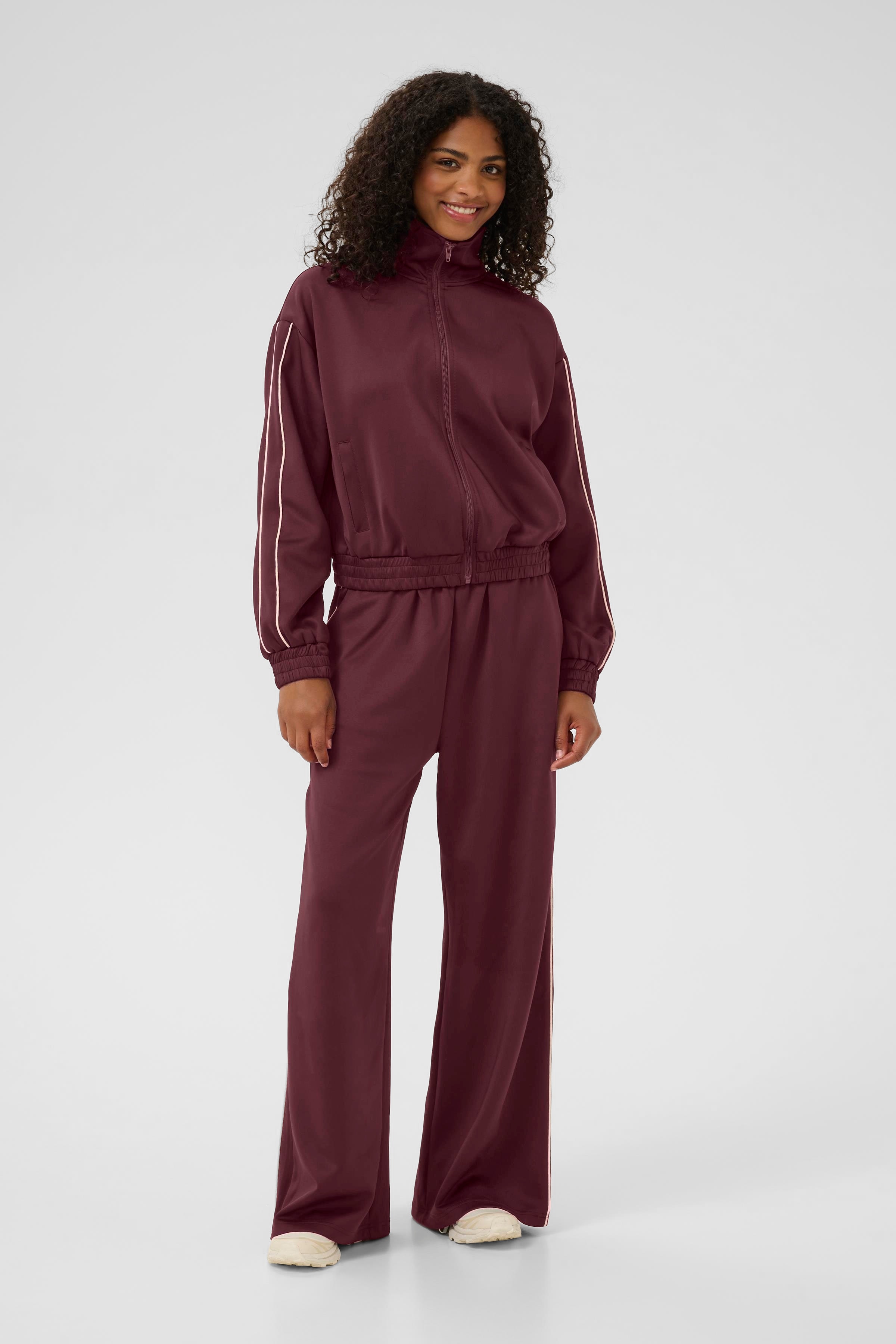 KAcory Trousers LOOKBOOK FRONT 10510591-108450